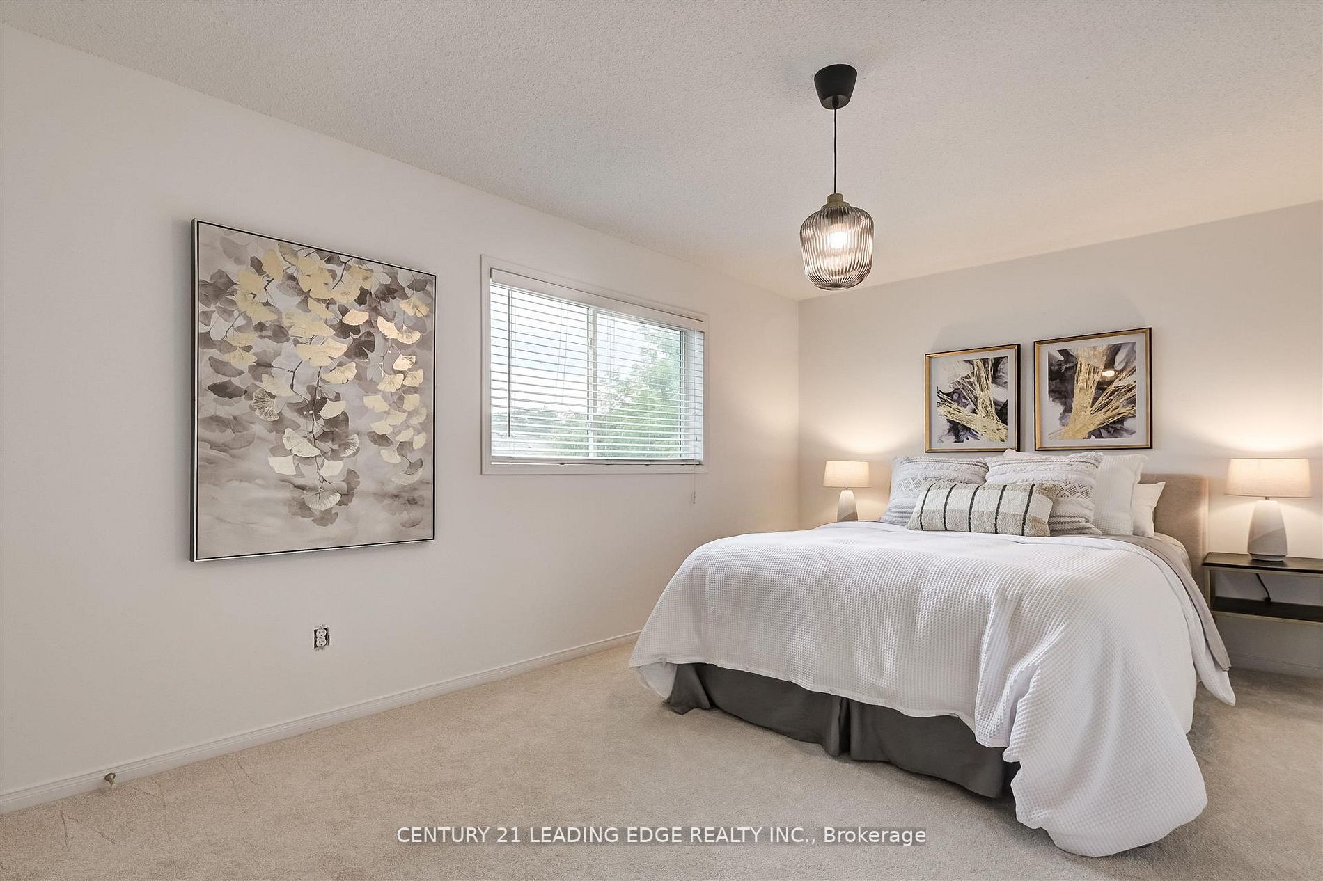 215 Andona Crescent