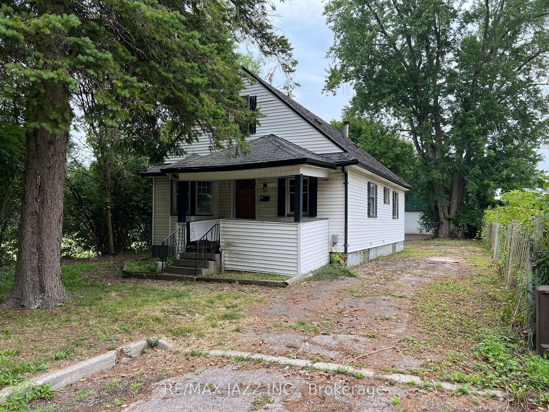 128 Buckingham Avenue