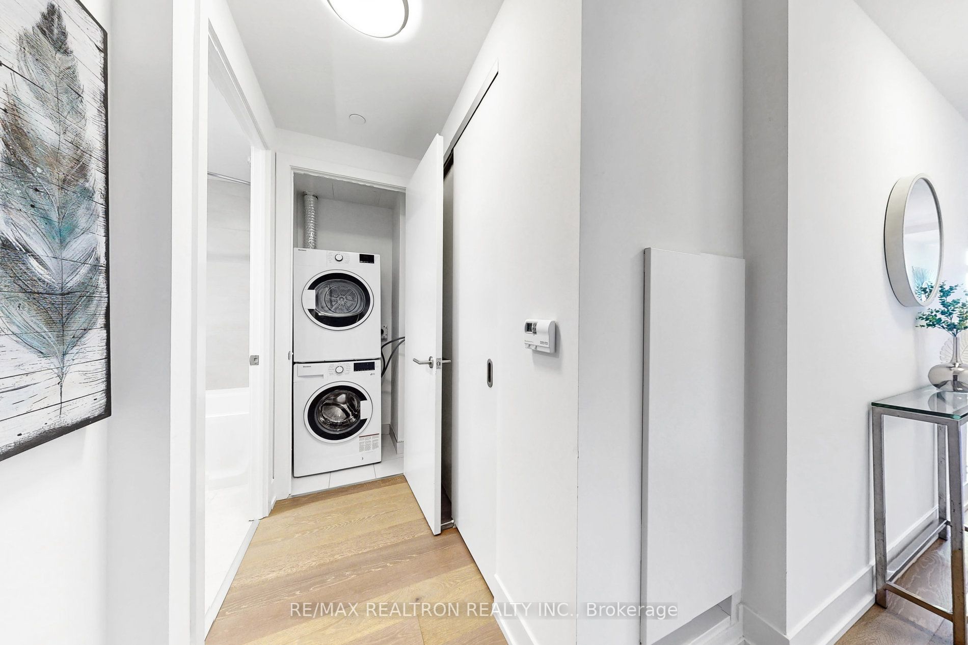 1331 Queen St E, #511