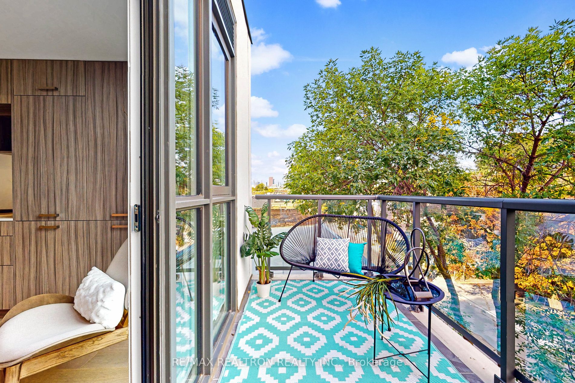 1331 Queen St E, #511