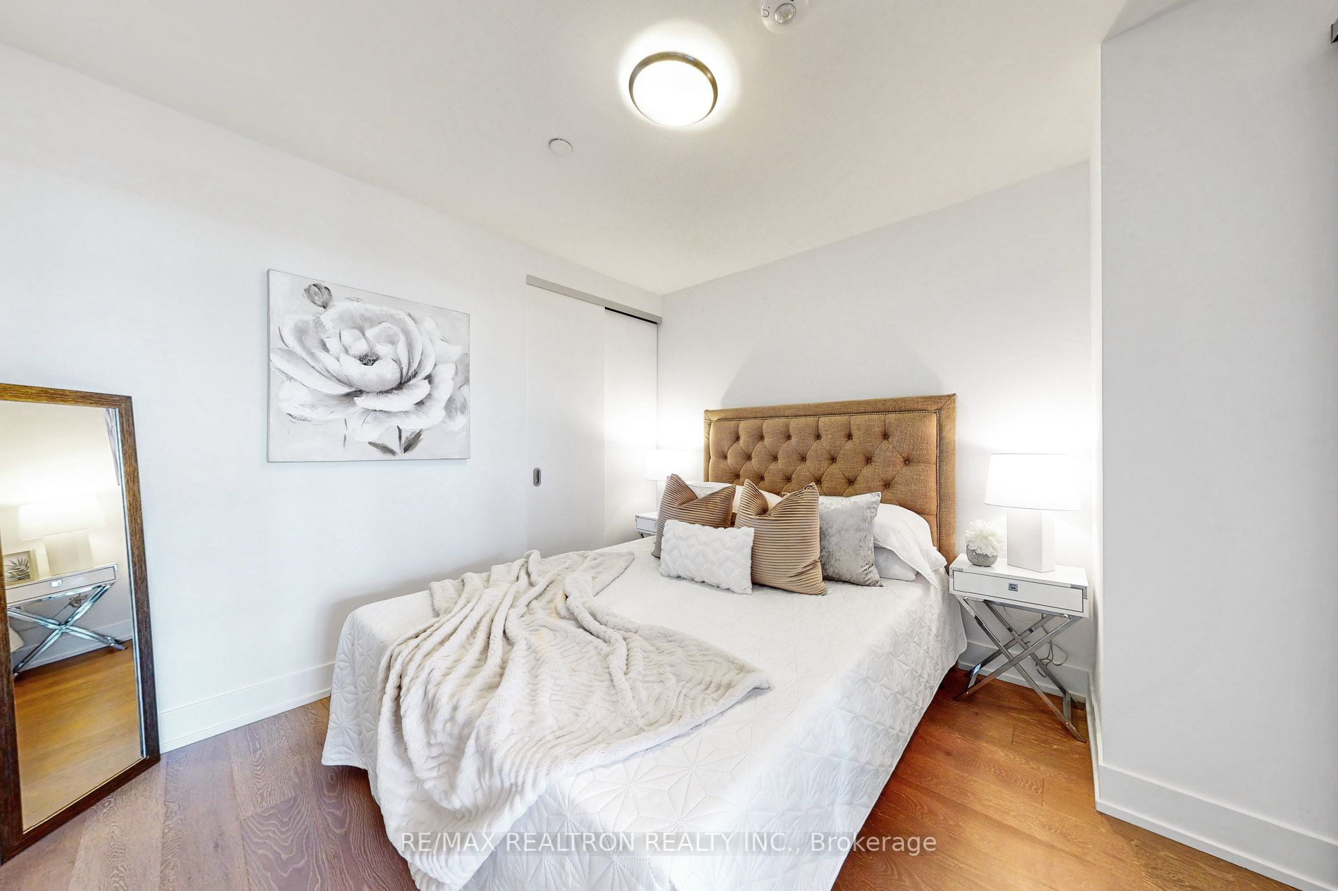 1331 Queen St E, #511