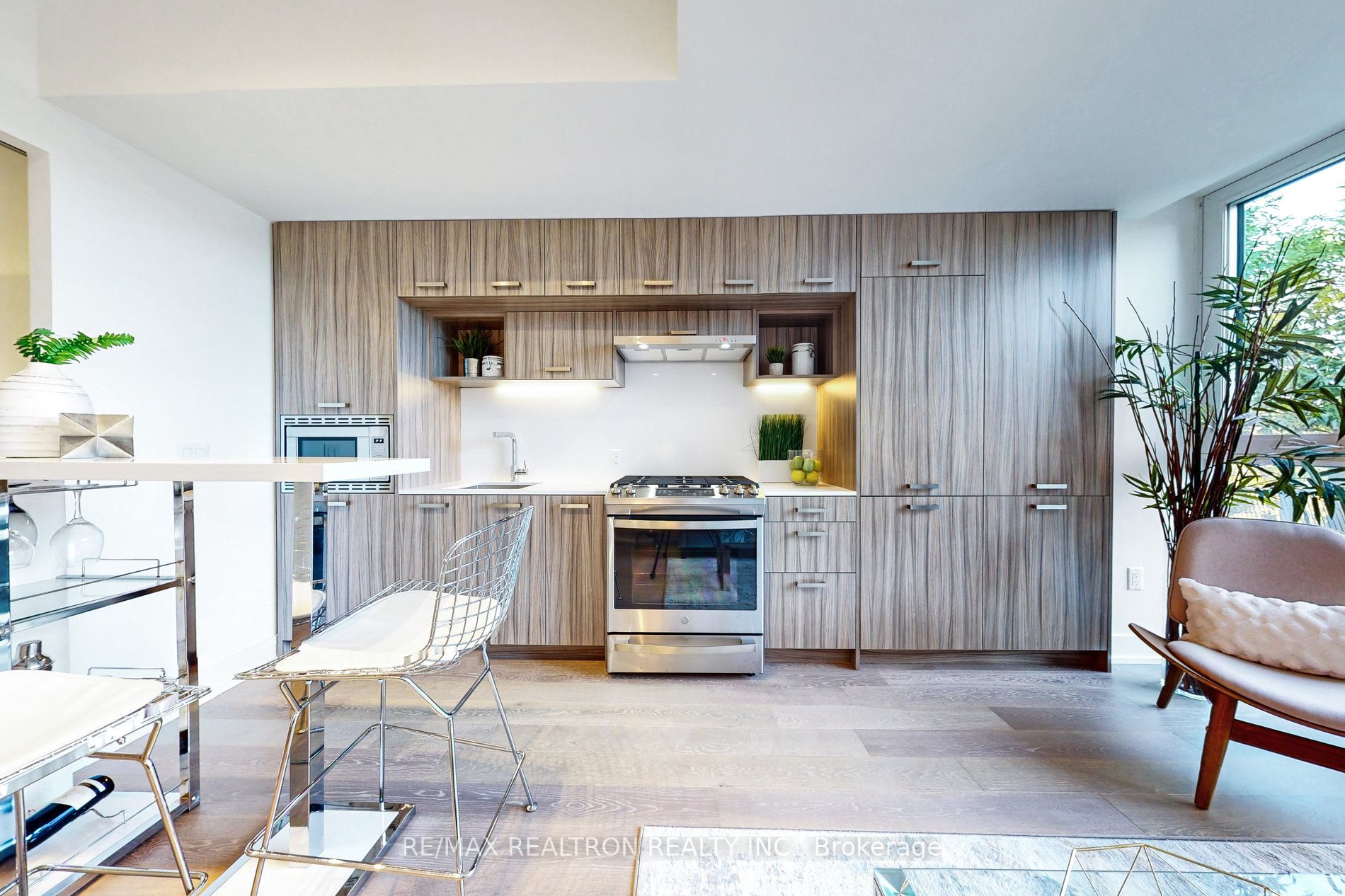 1331 Queen St E, #511