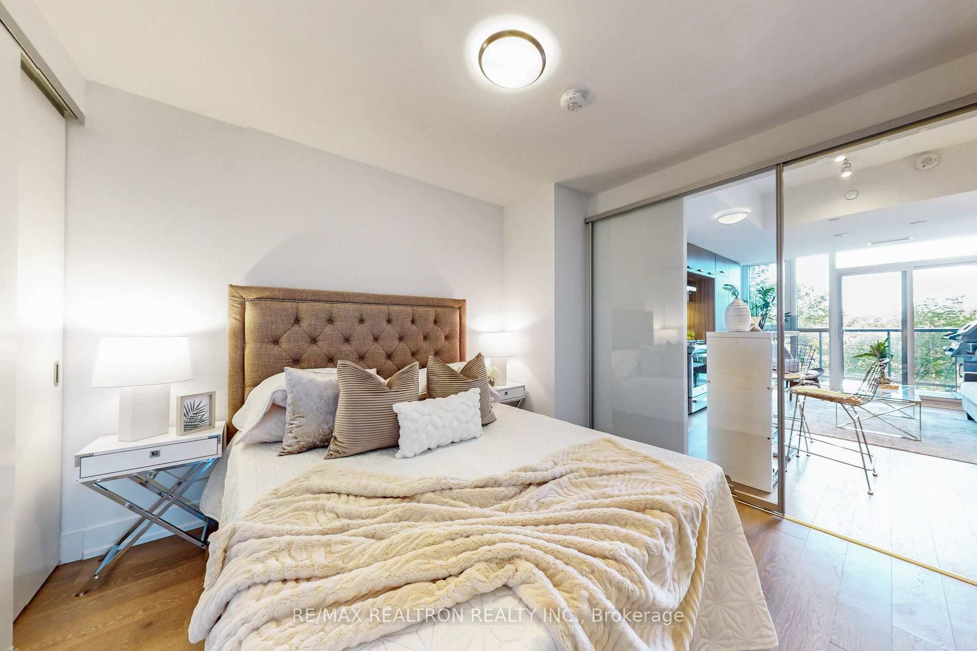 1331 Queen St E, #511