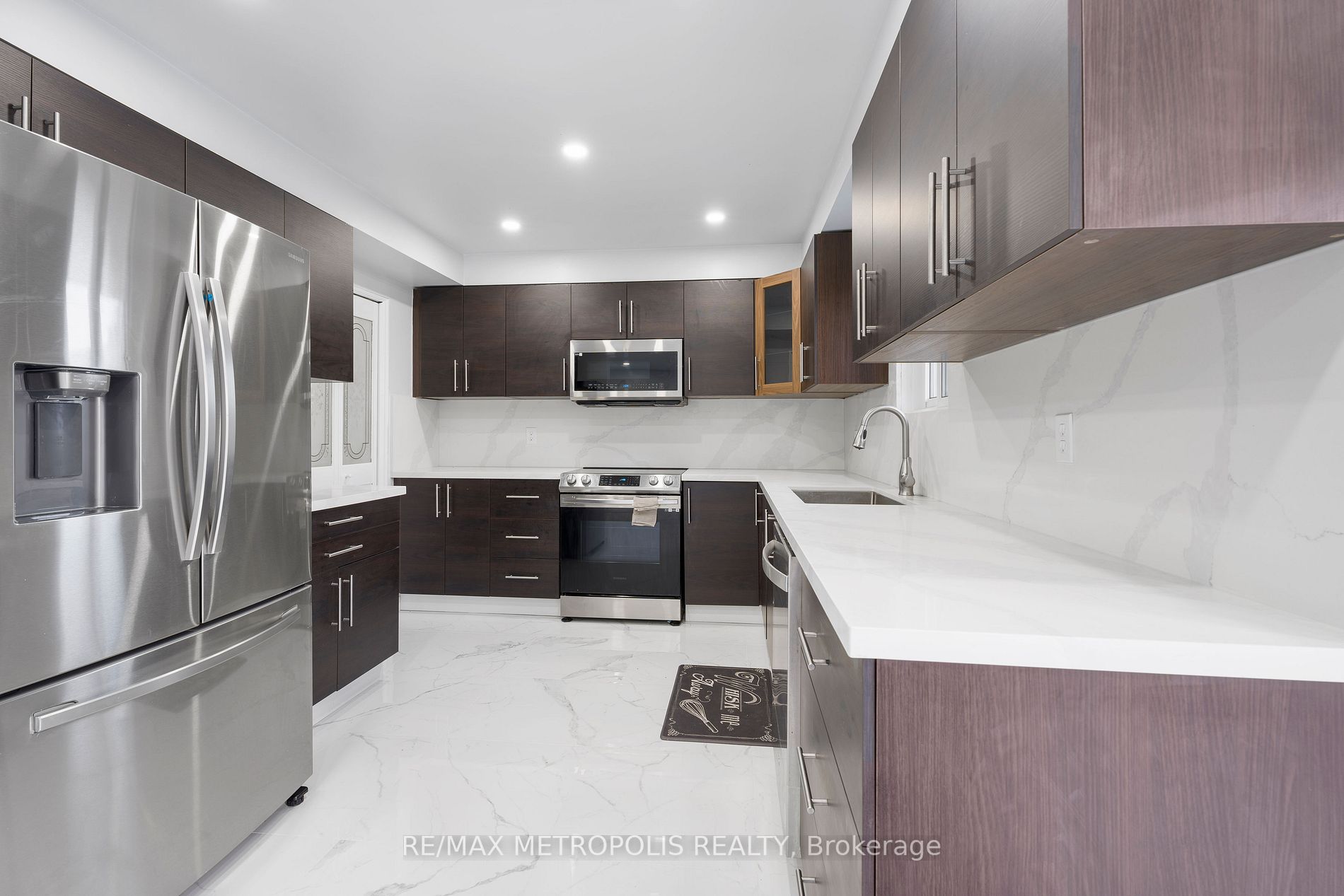33 Wilce Dr