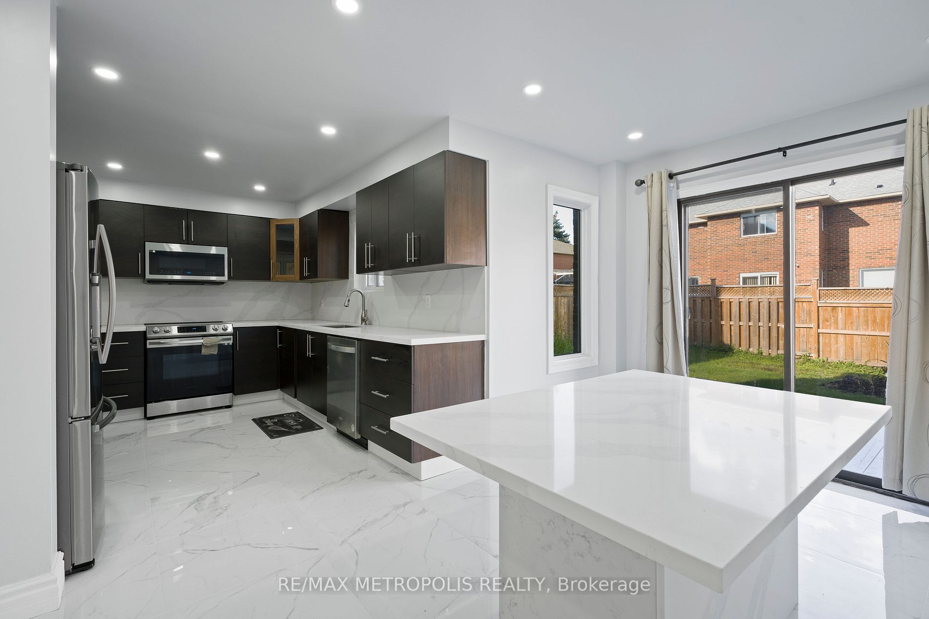 33 Wilce Dr