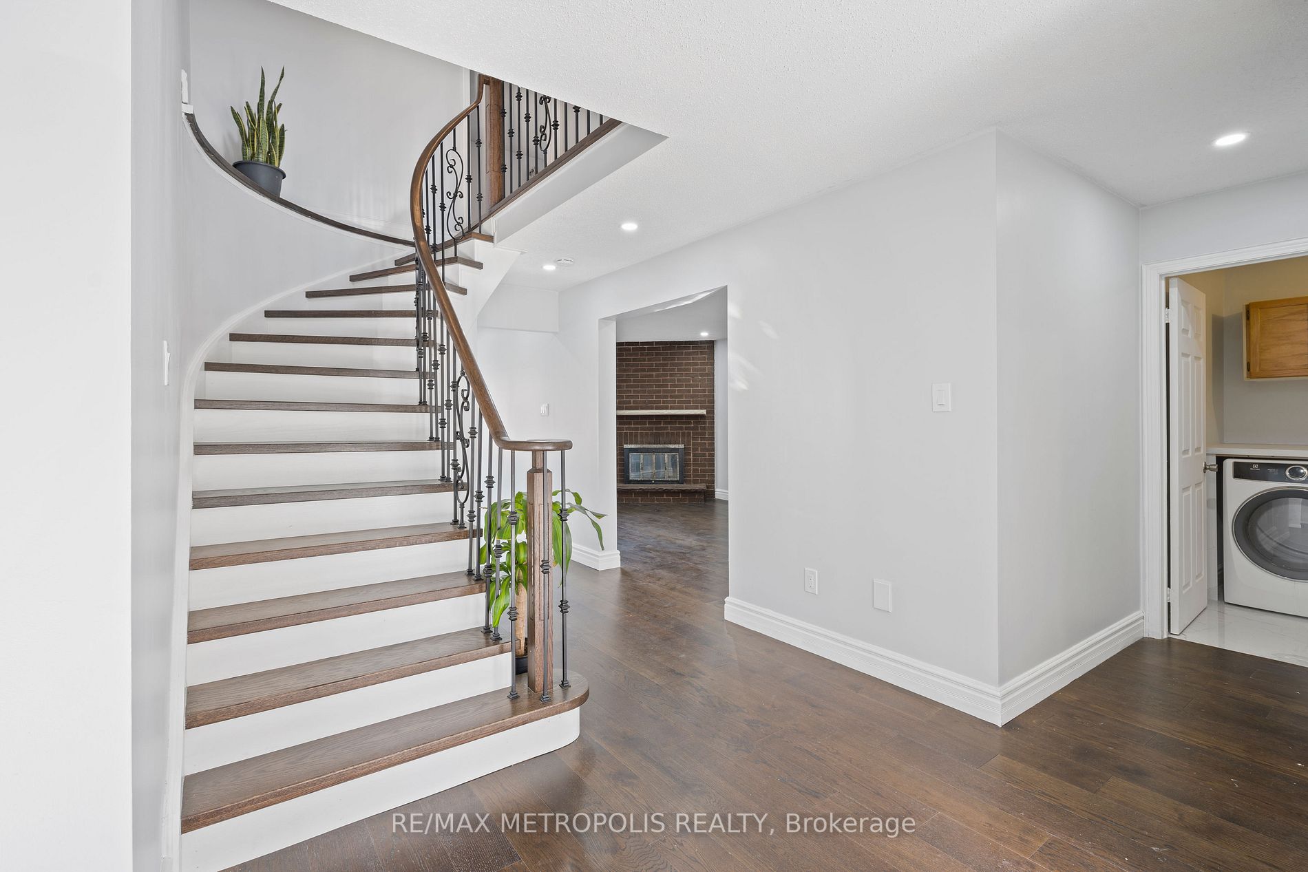 33 Wilce Dr