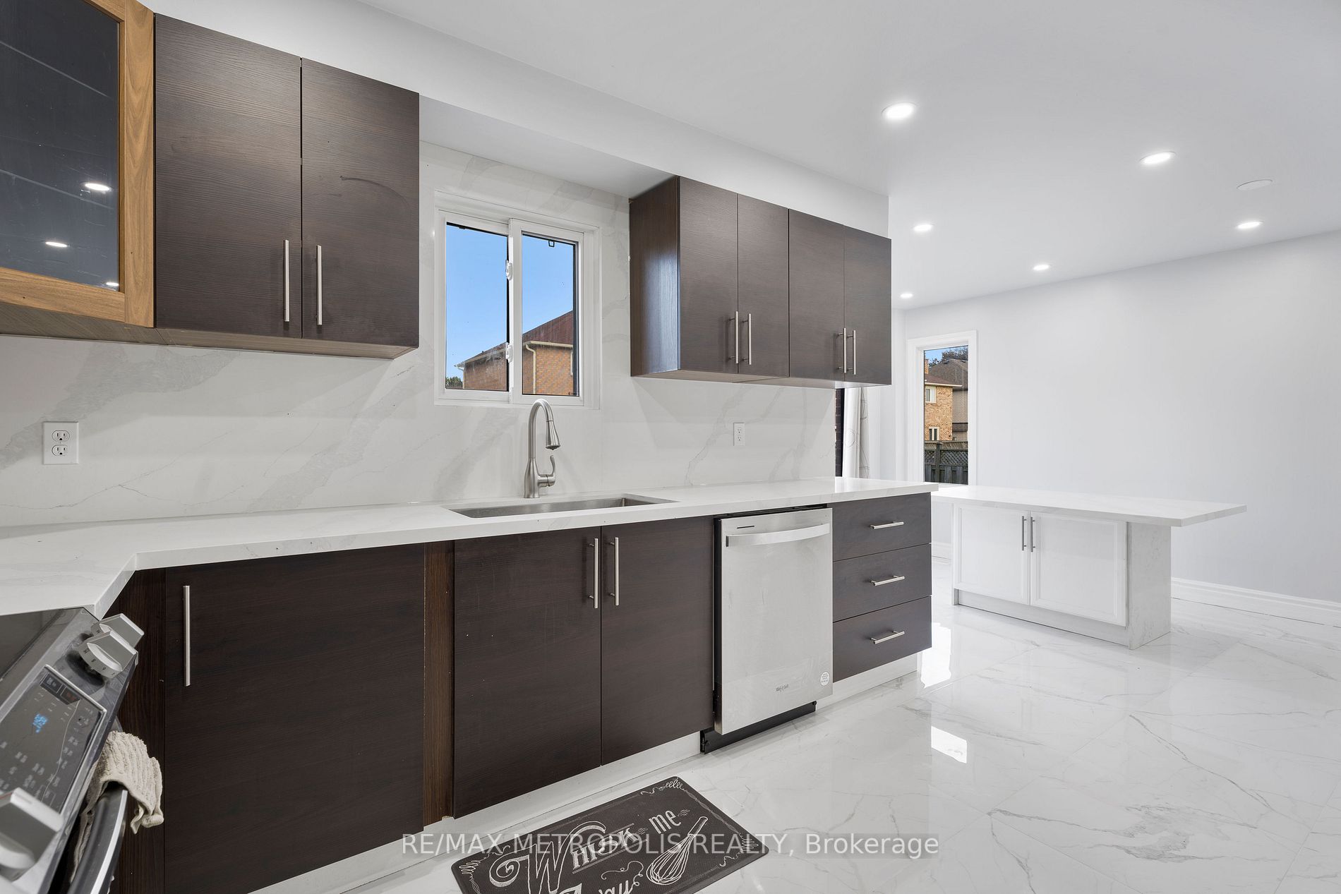 33 Wilce Dr
