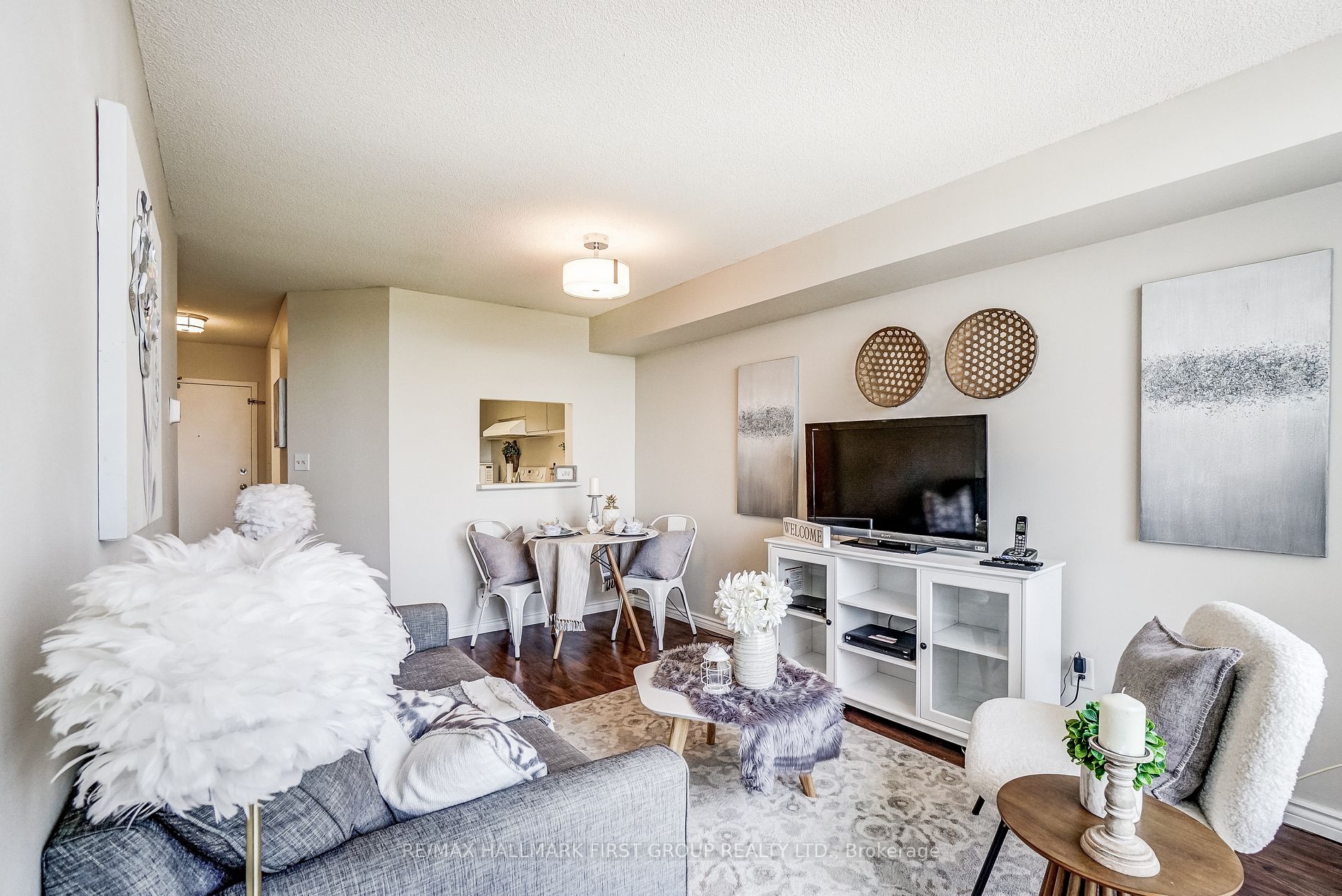 711 Rossland Rd, #501
