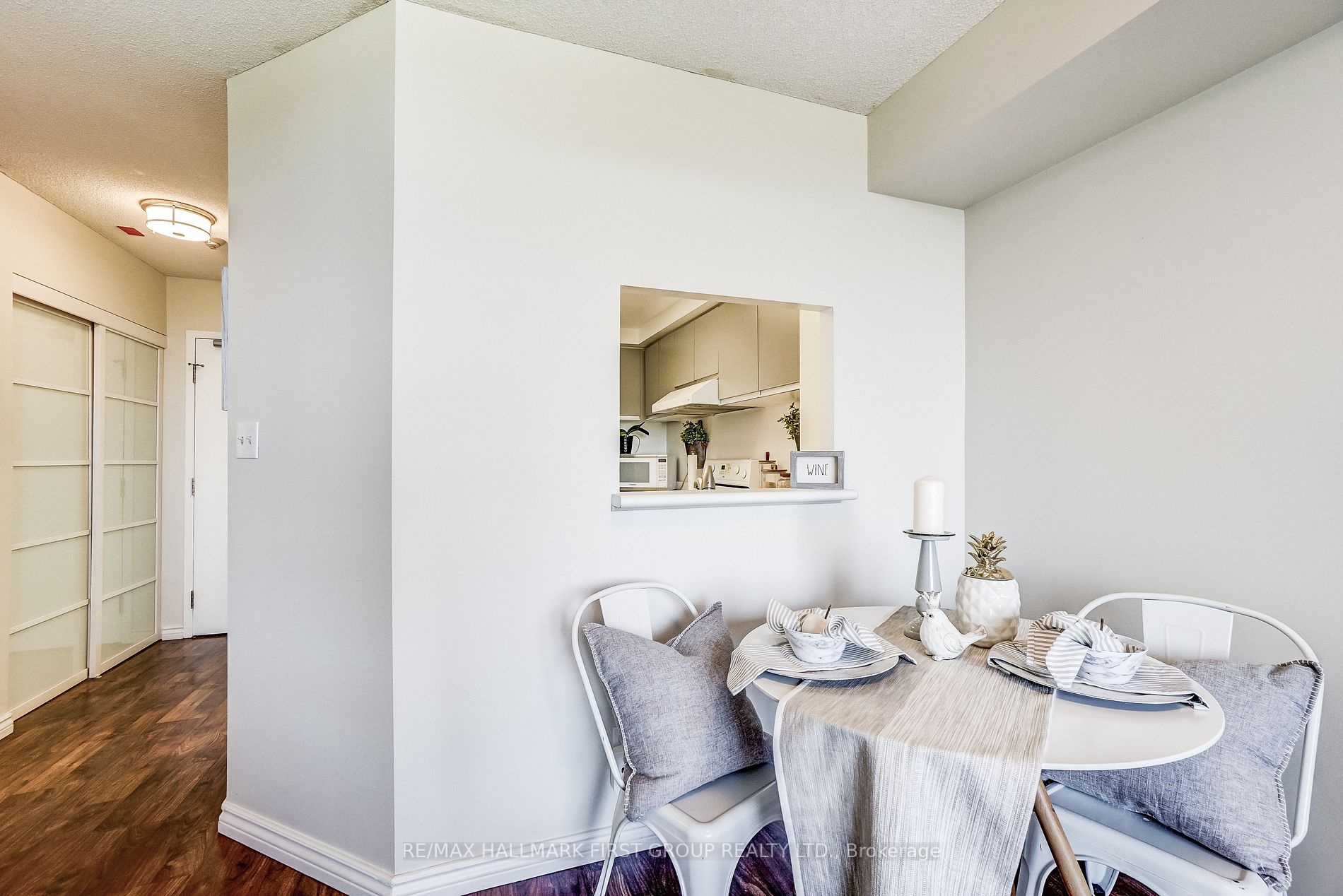 711 Rossland Rd, #501