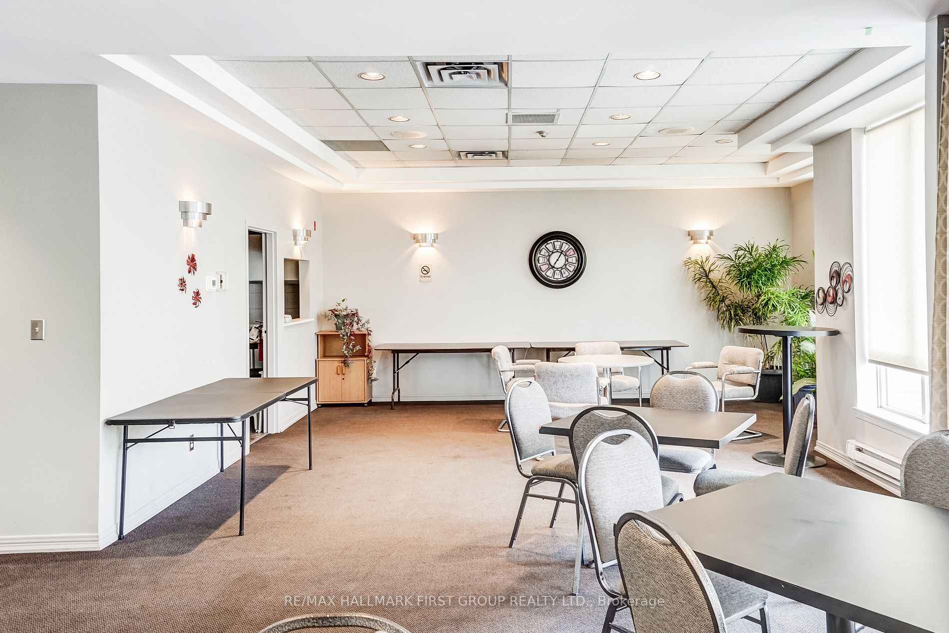 711 Rossland Rd, #501