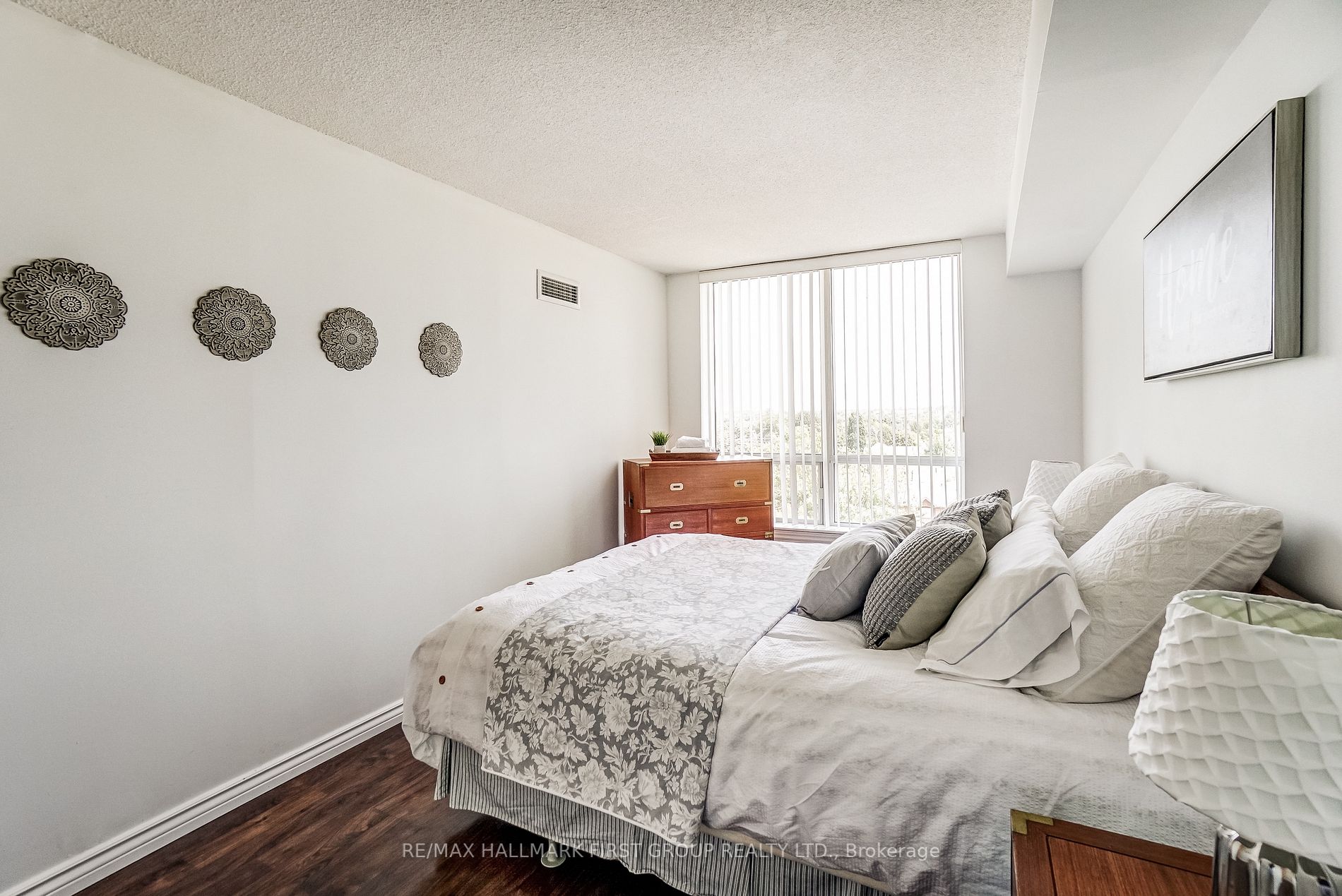 711 Rossland Rd, #501