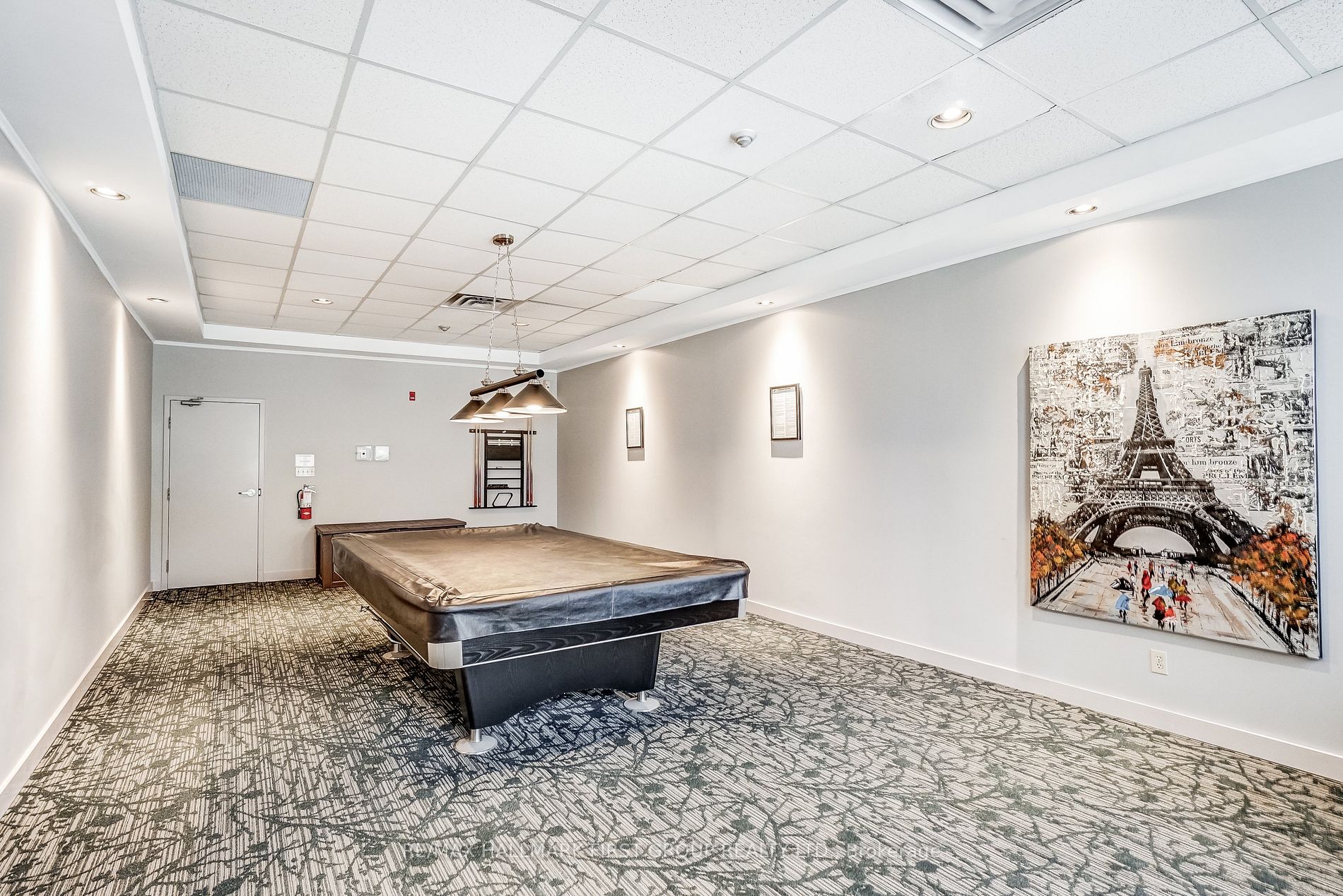 711 Rossland Rd, #501