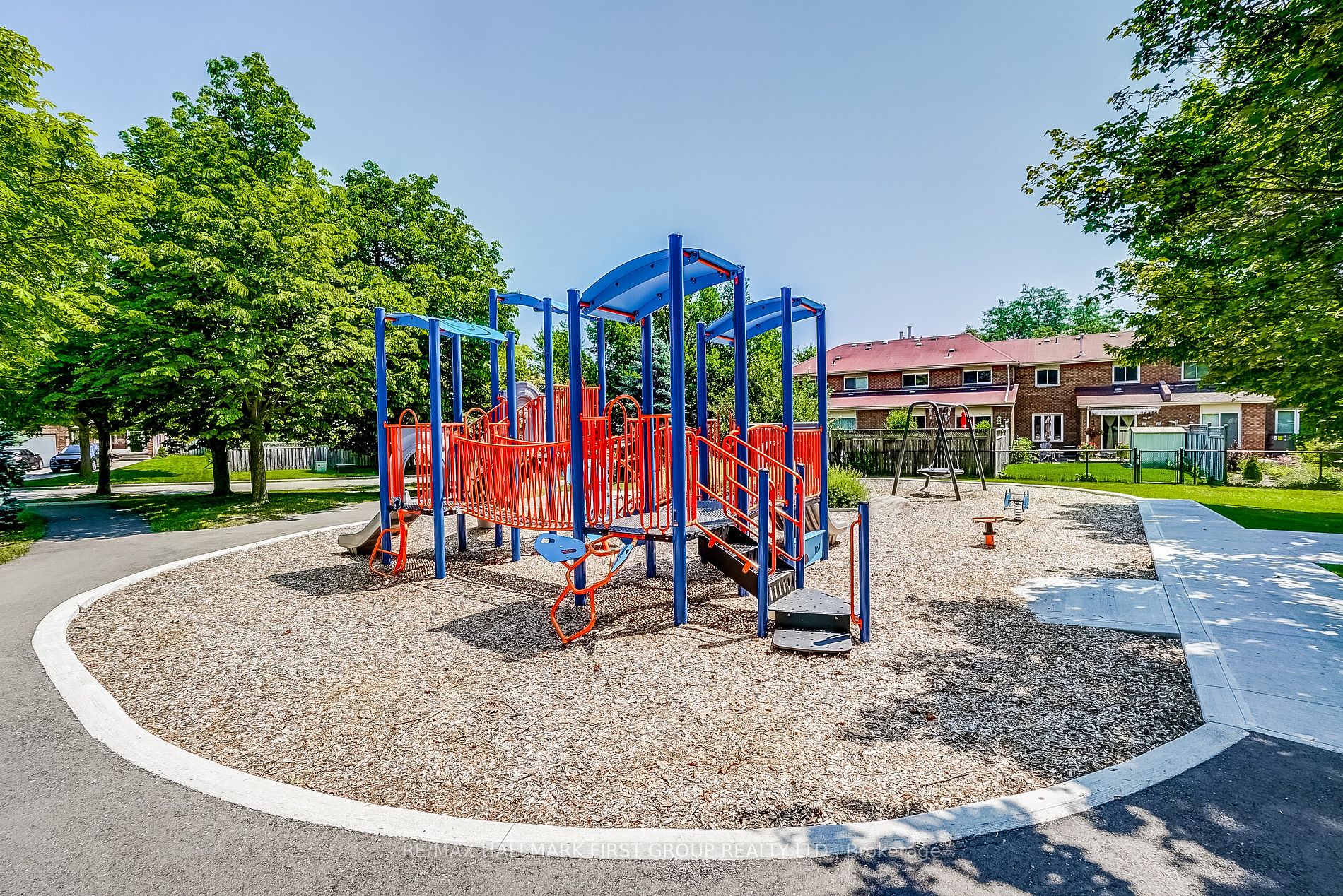 711 Rossland Rd, #501