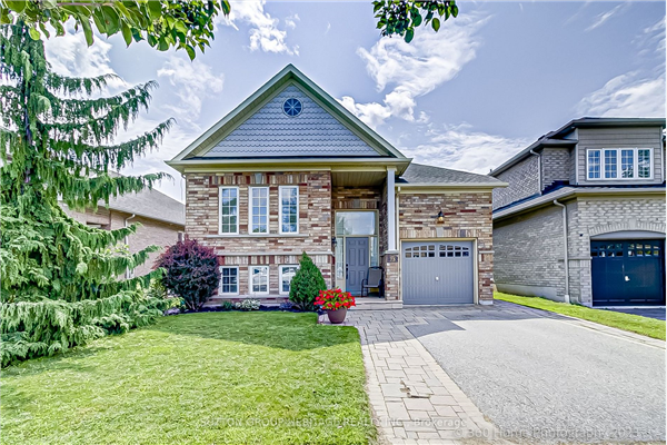 75 Fencerow Dr, Whitby