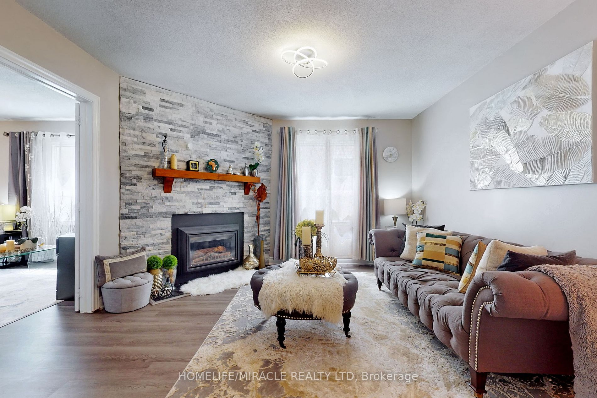 310 Bristol Cres E