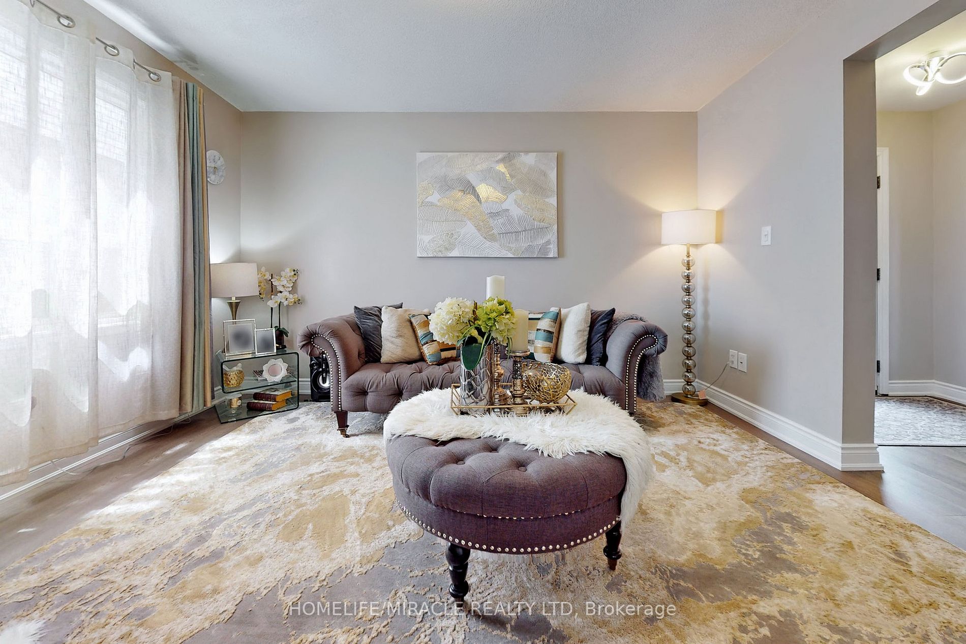310 Bristol Cres E