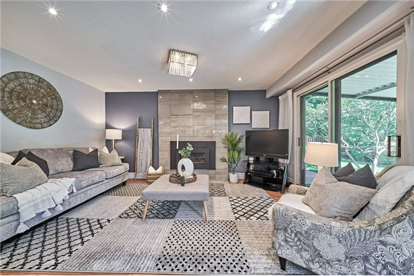 754 Eyer Dr, Pickering