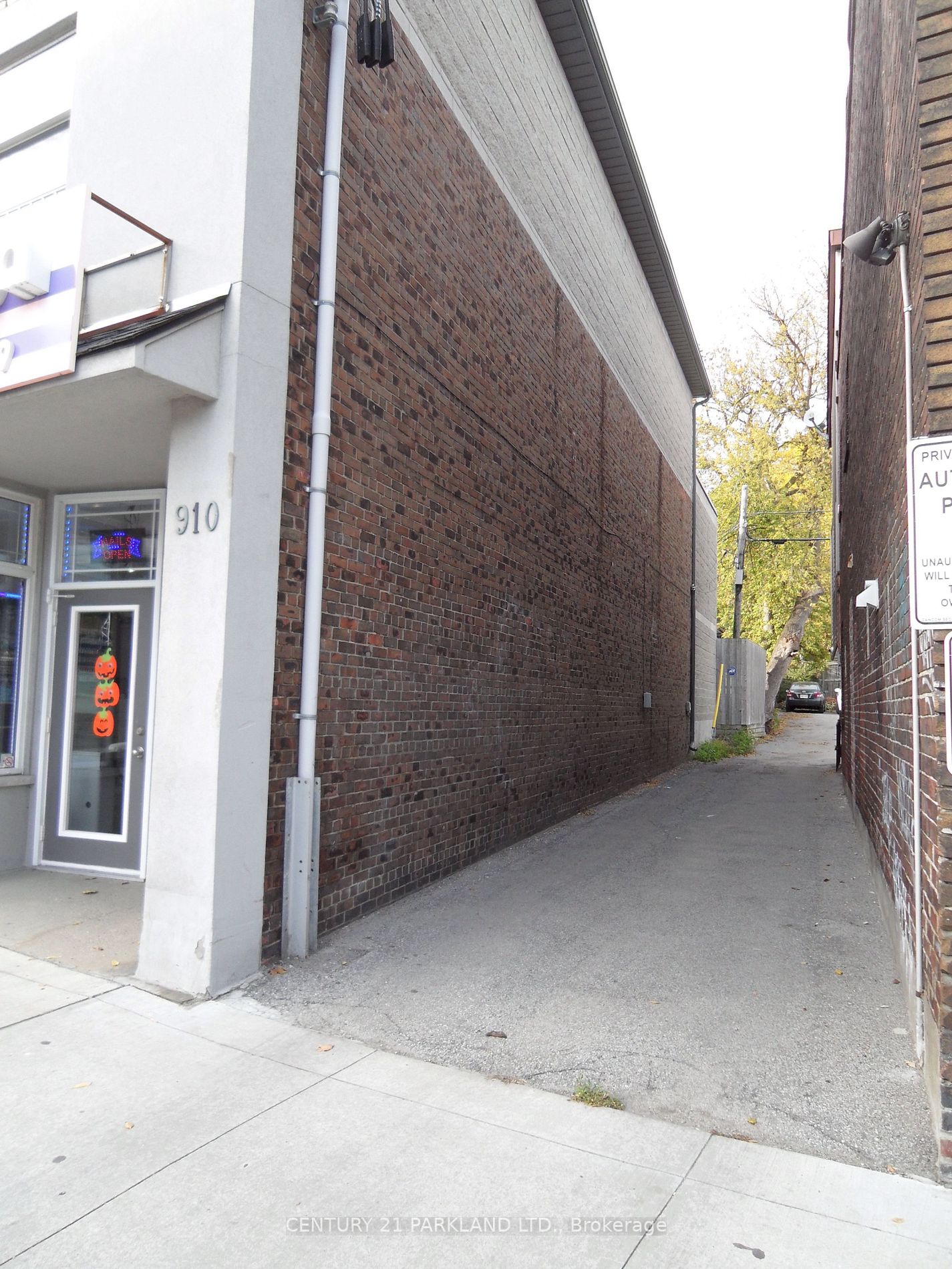 910 Kingston Rd