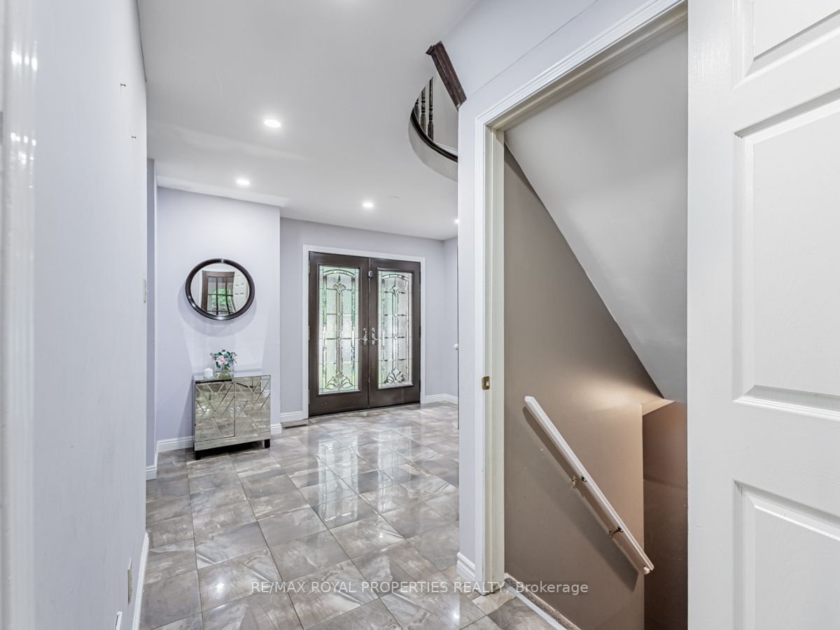 2388 Wildwood Crescent
