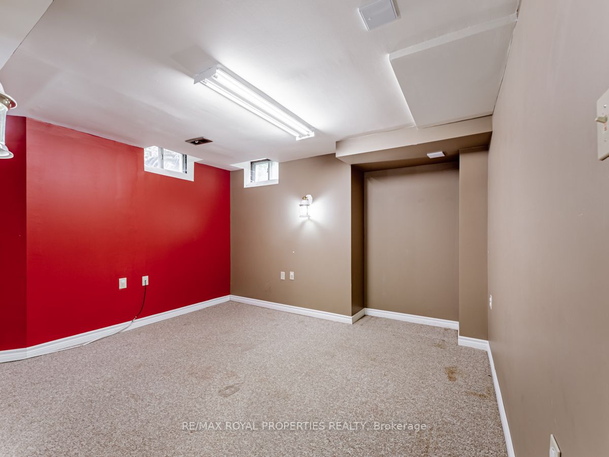 2388 Wildwood Crescent