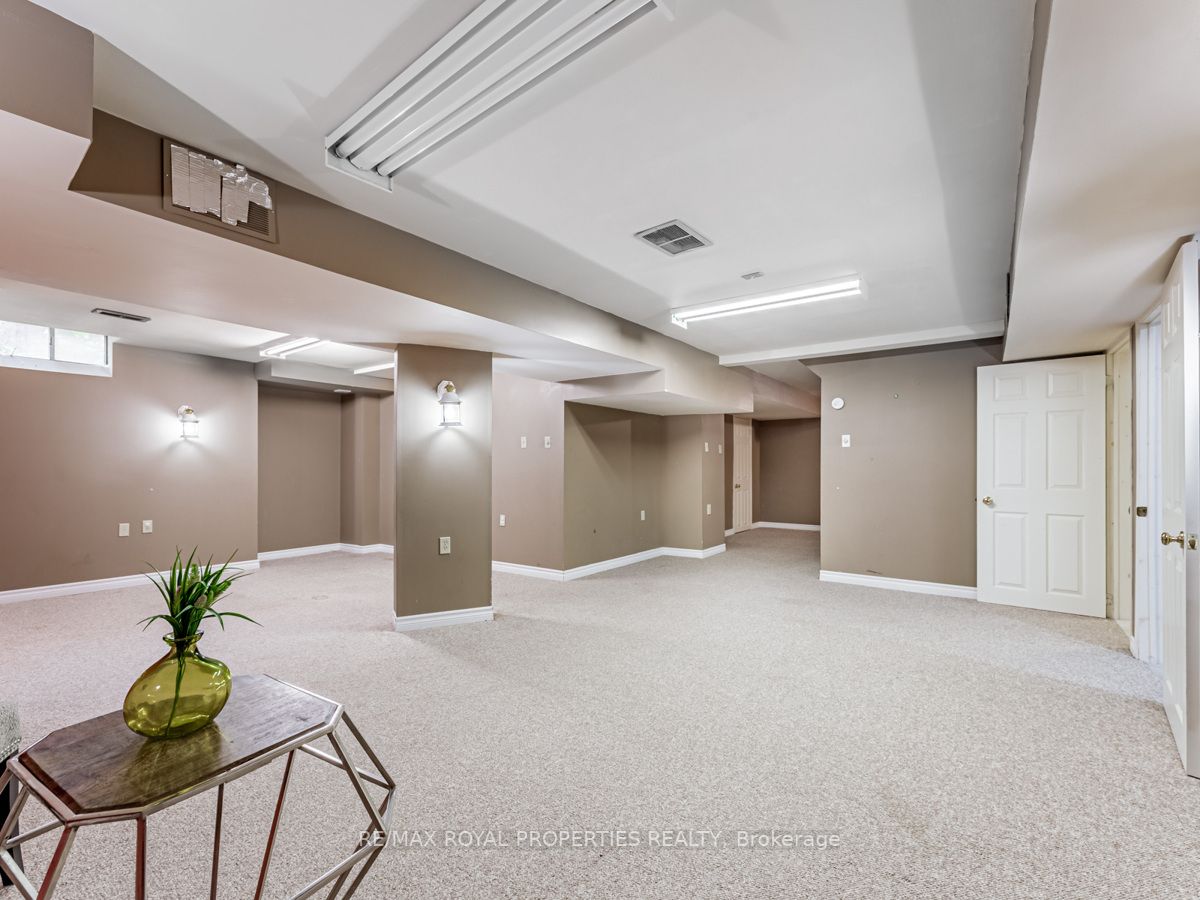 2388 Wildwood Crescent