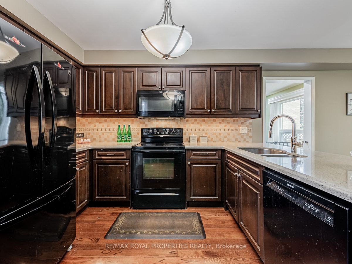 2388 Wildwood Crescent