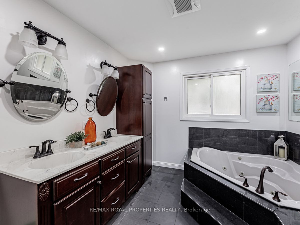 2388 Wildwood Crescent