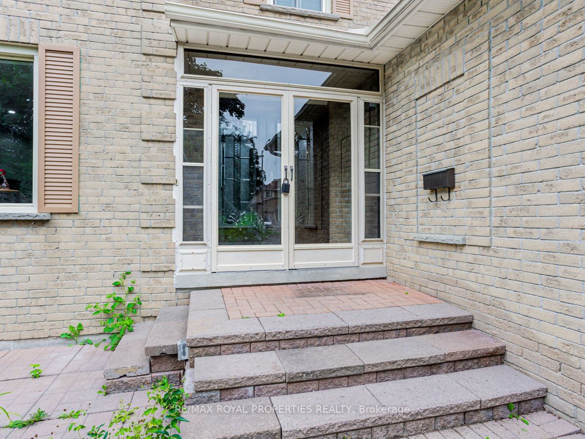 2388 Wildwood Crescent