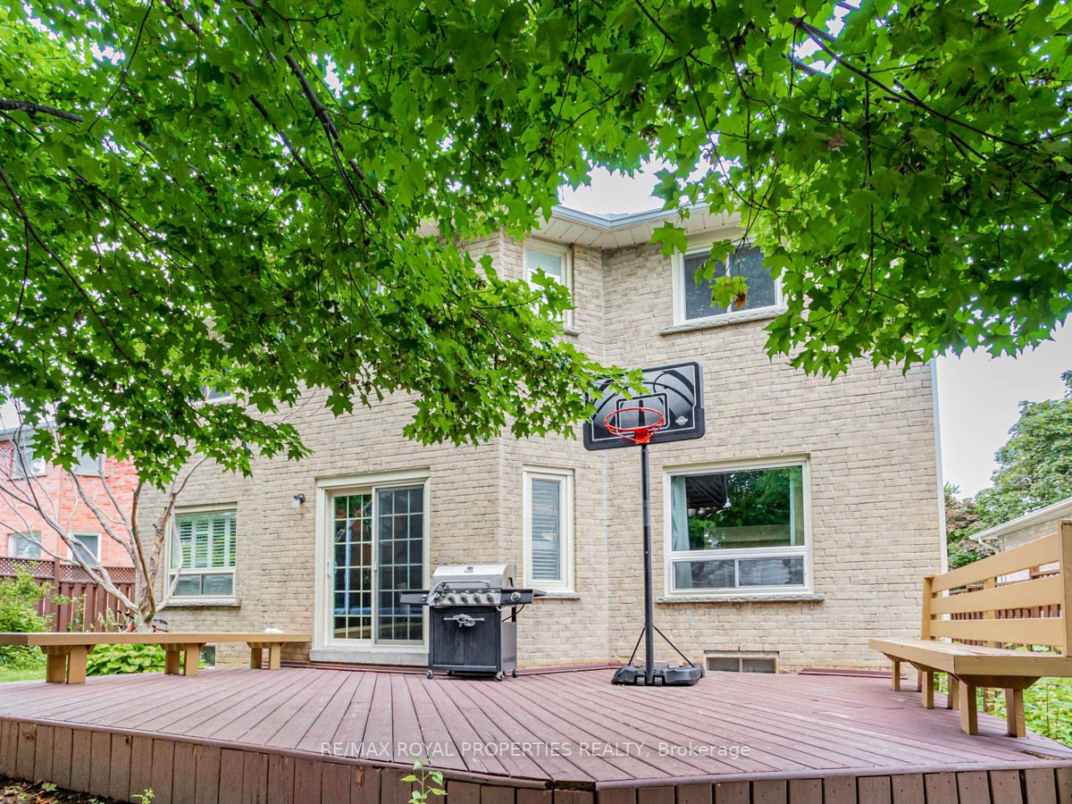 2388 Wildwood Crescent