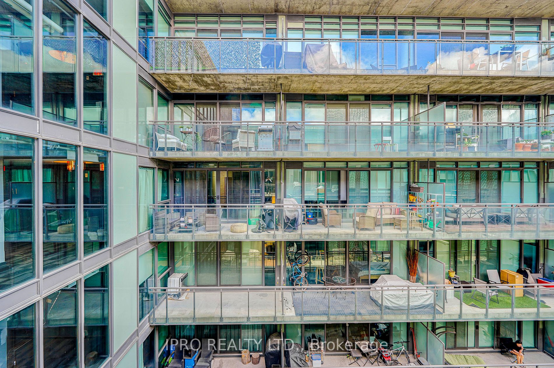 90 Broadview Ave, #718