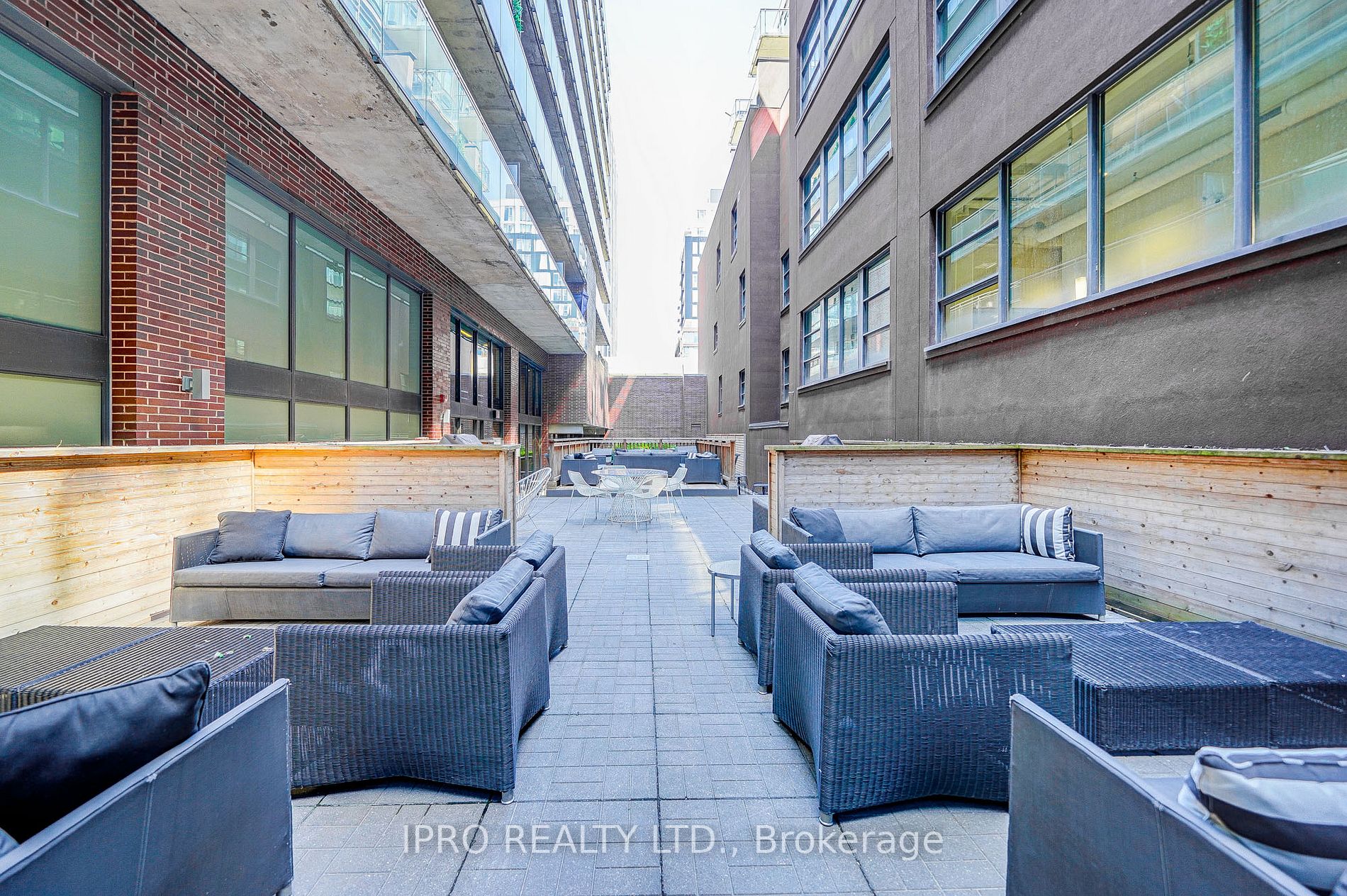 90 Broadview Ave, #718