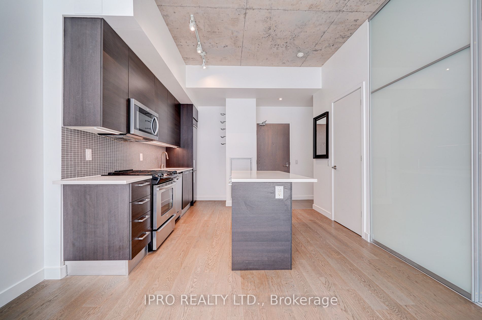 90 Broadview Ave, #718