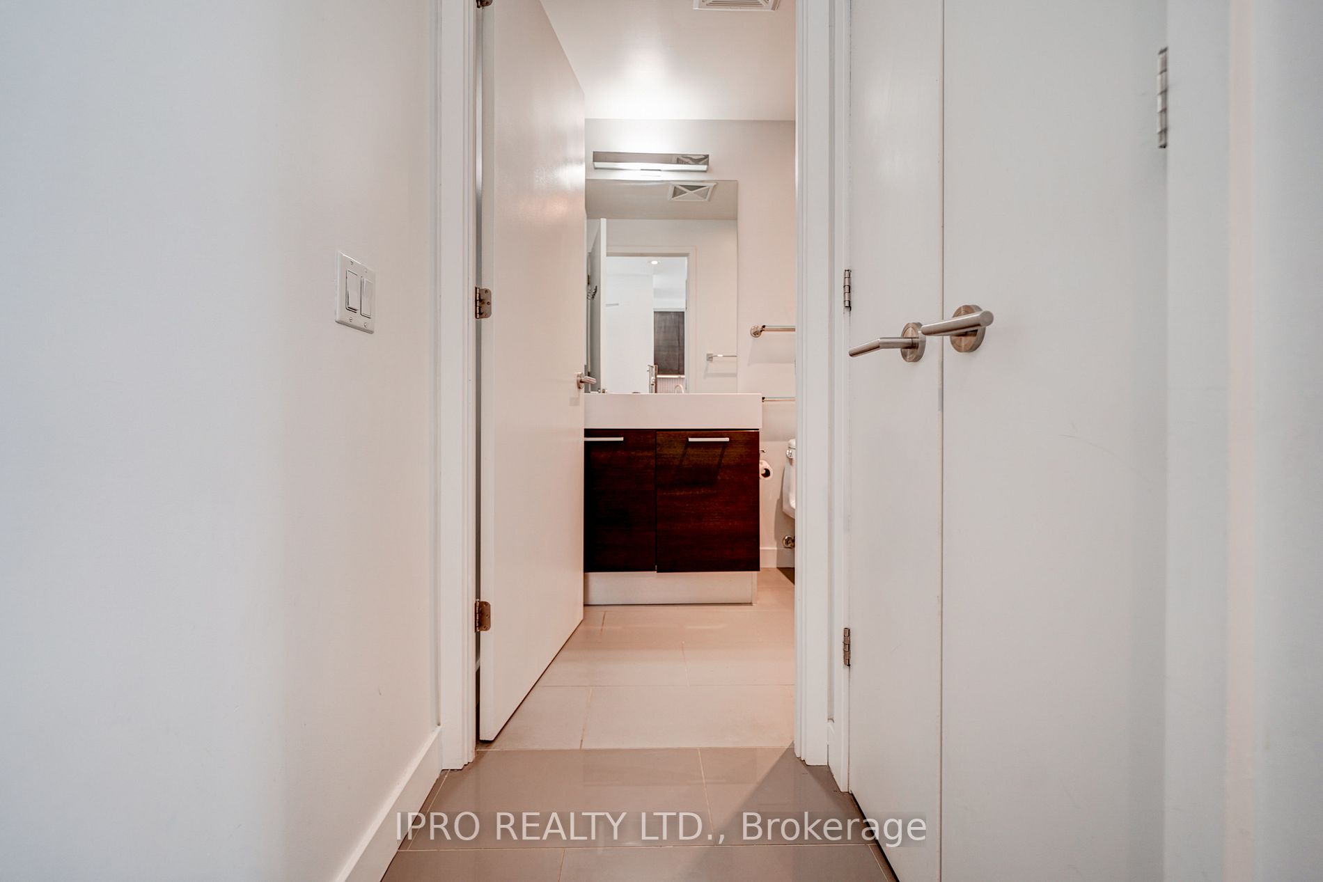90 Broadview Ave, #718