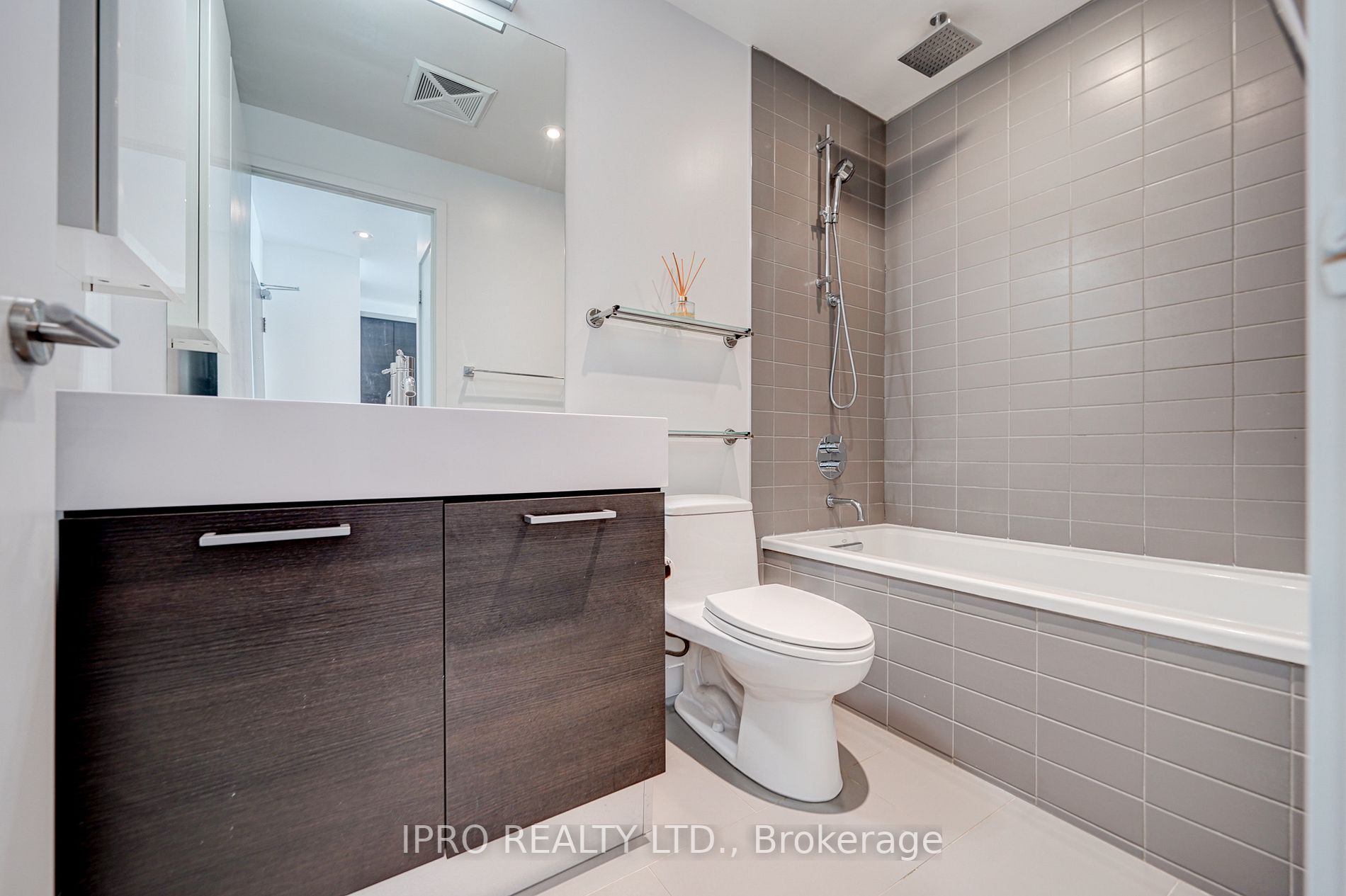 90 Broadview Ave, #718