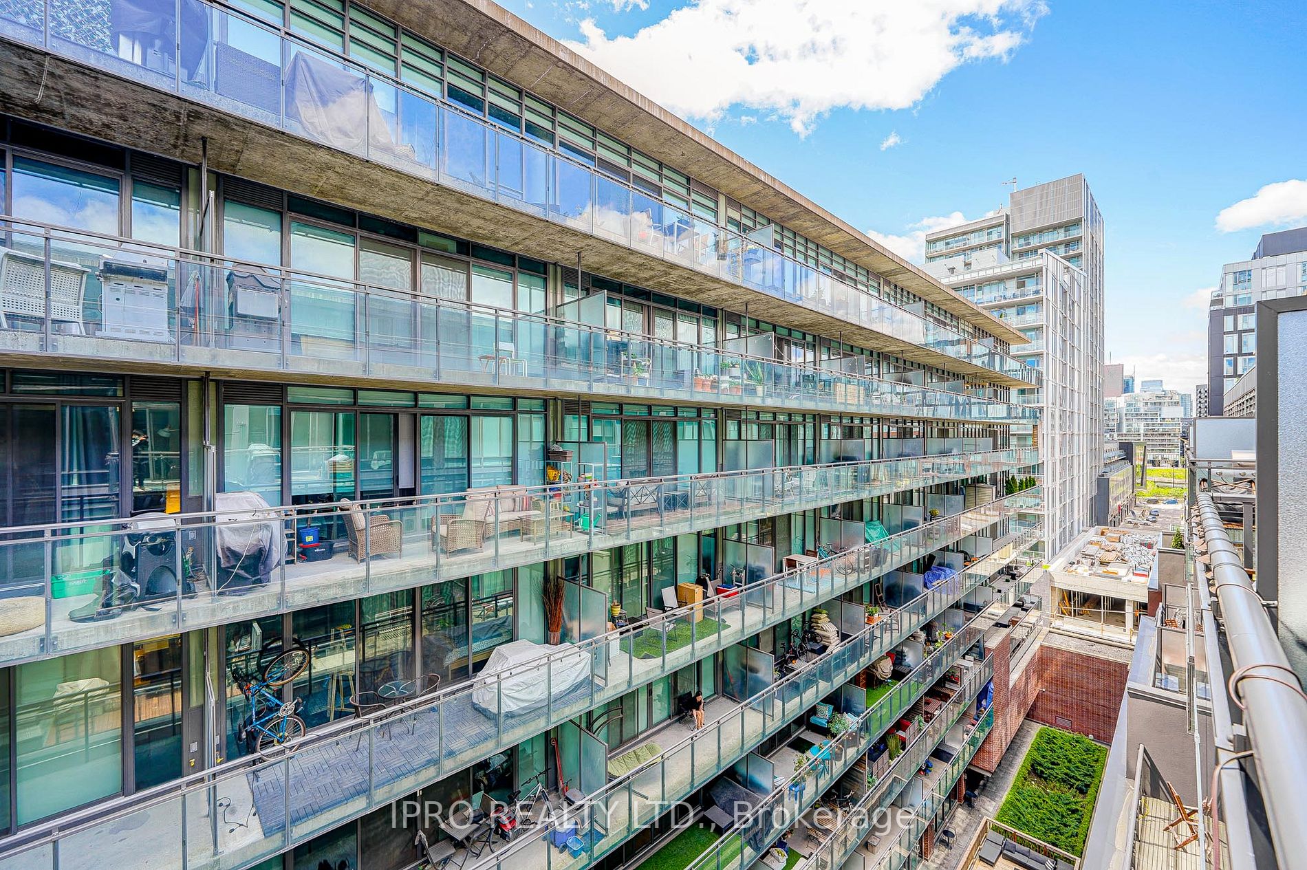 90 Broadview Ave, #718