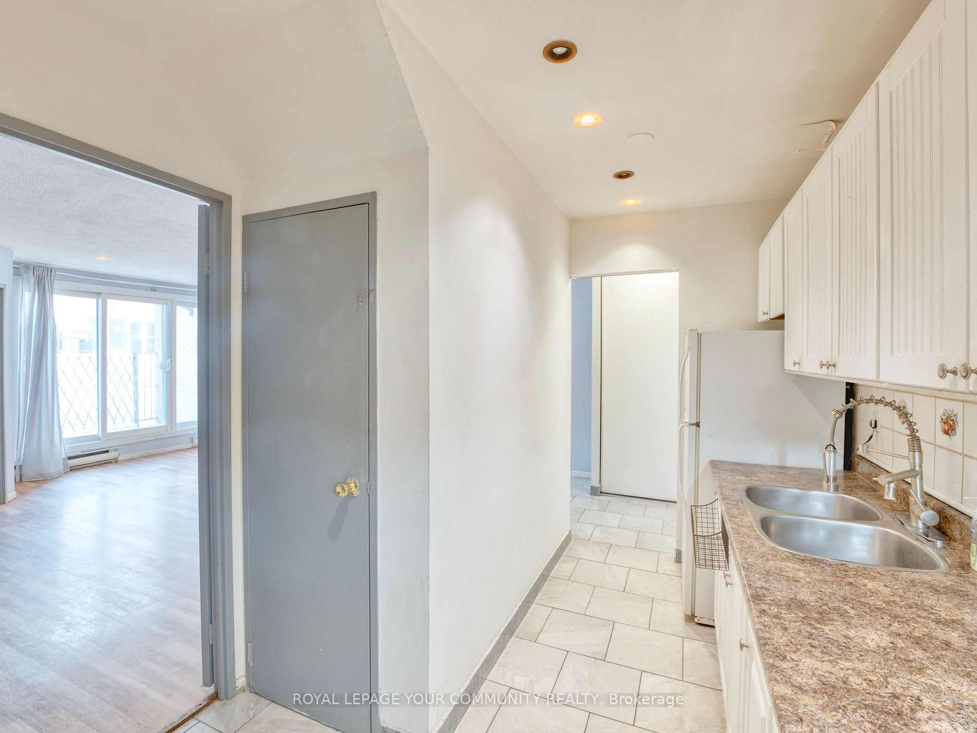 100 Mornelle Court, #1006