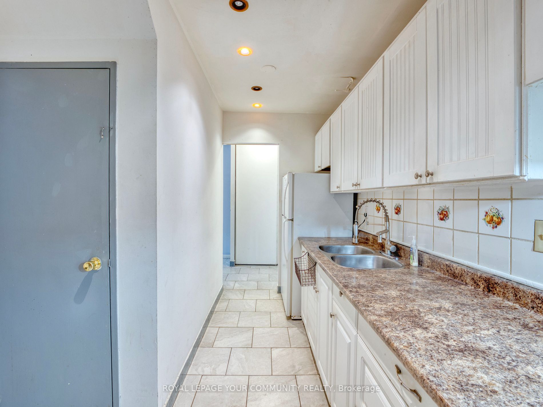 100 Mornelle Court, #1006
