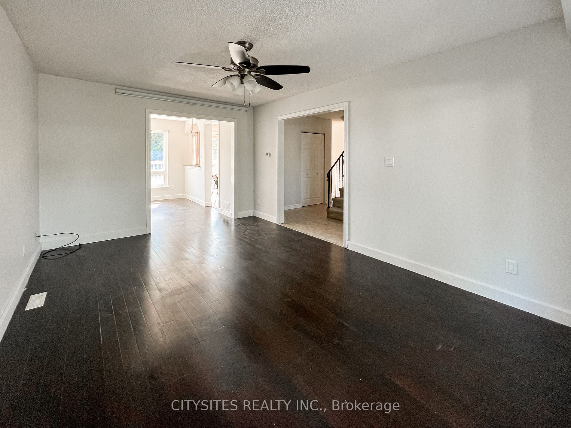 1398 Tampa Cres