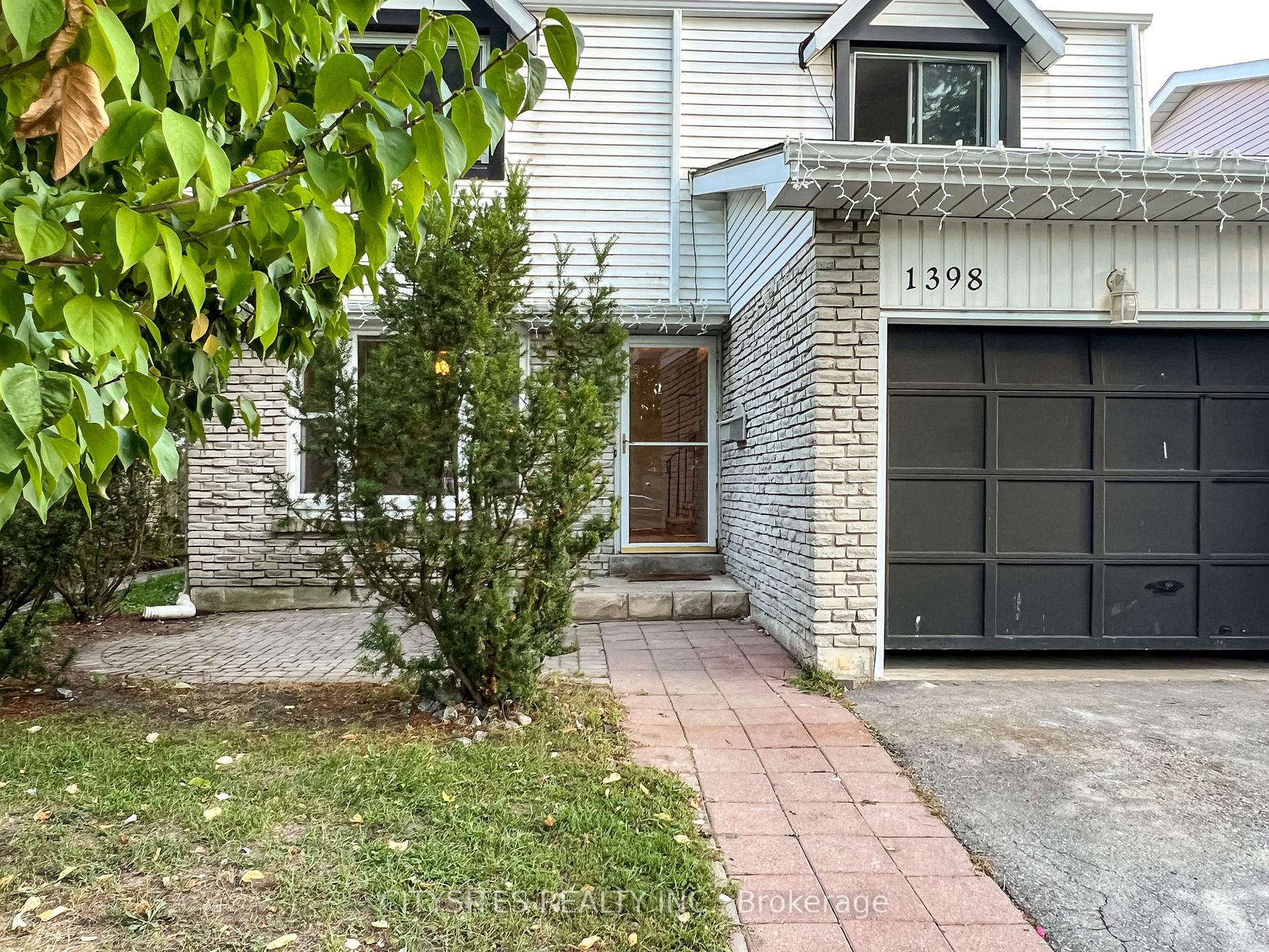 1398 Tampa Cres