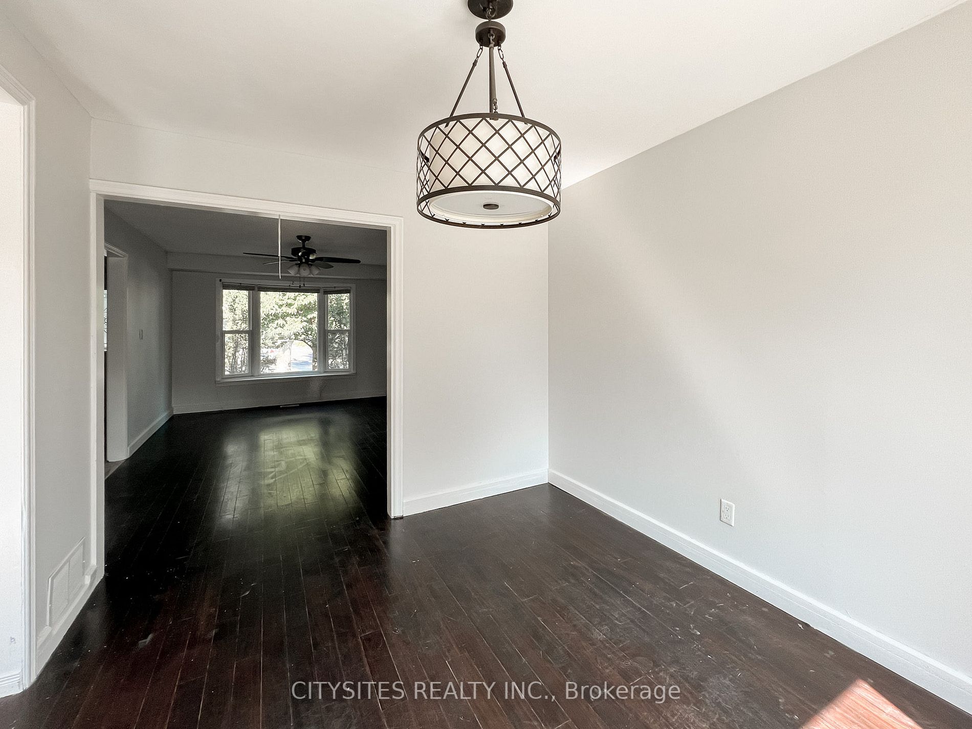 1398 Tampa Cres