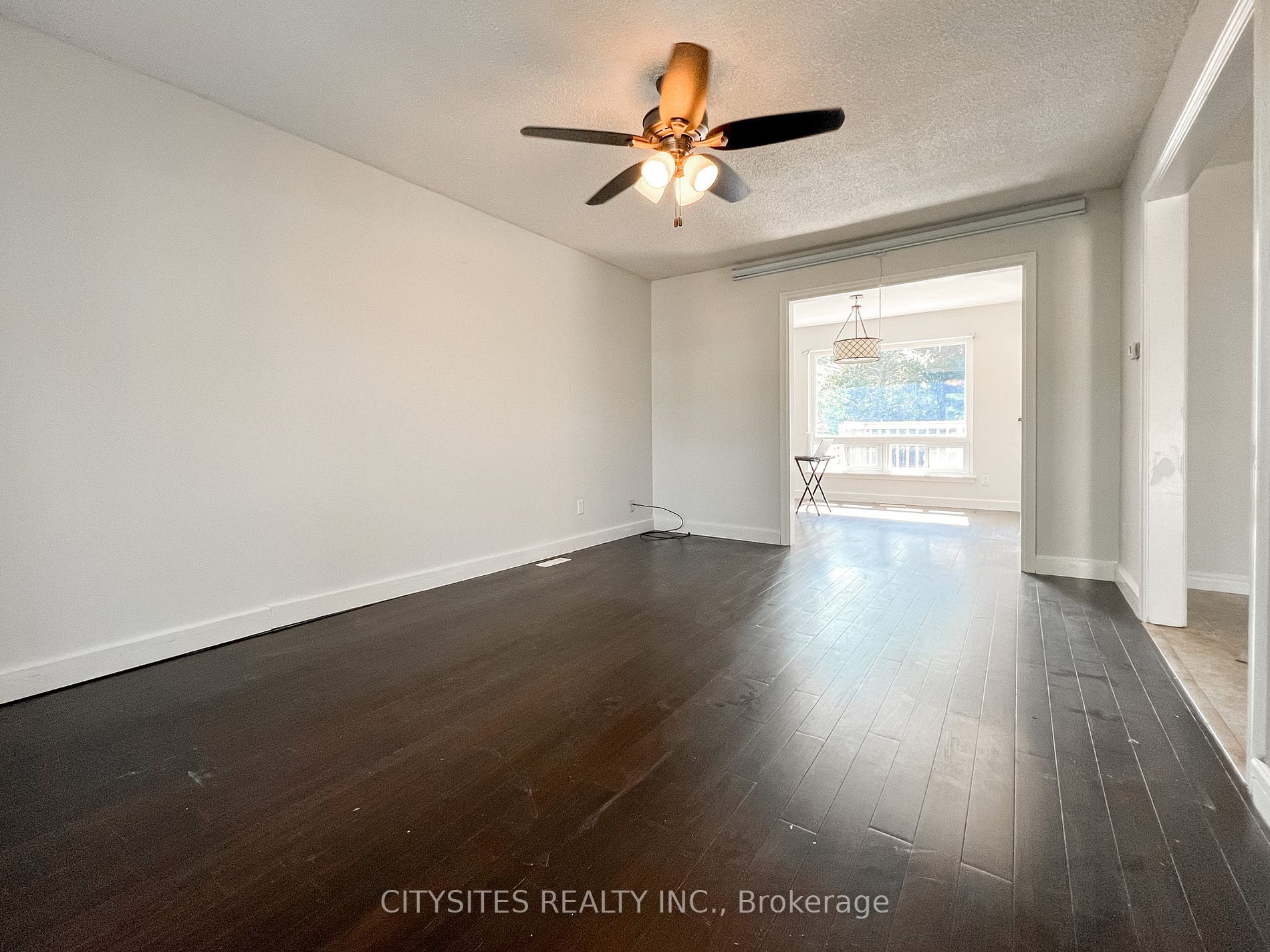 1398 Tampa Cres