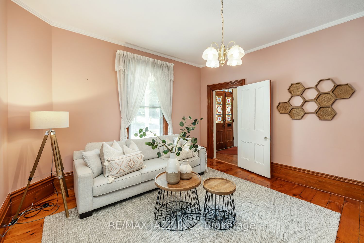 39 Beech Ave