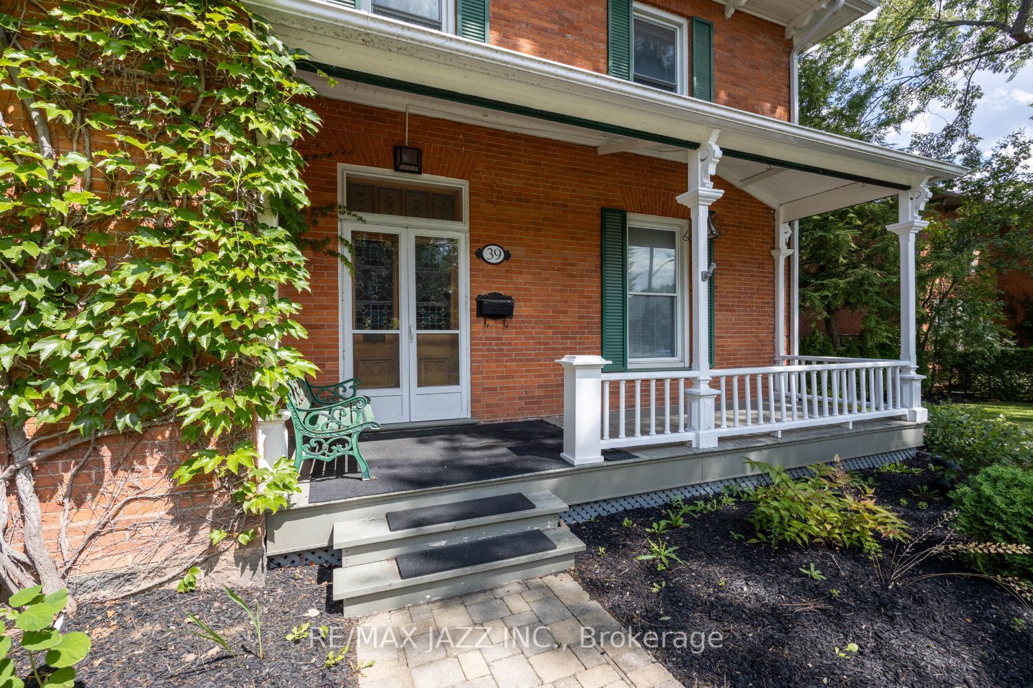 39 Beech Ave