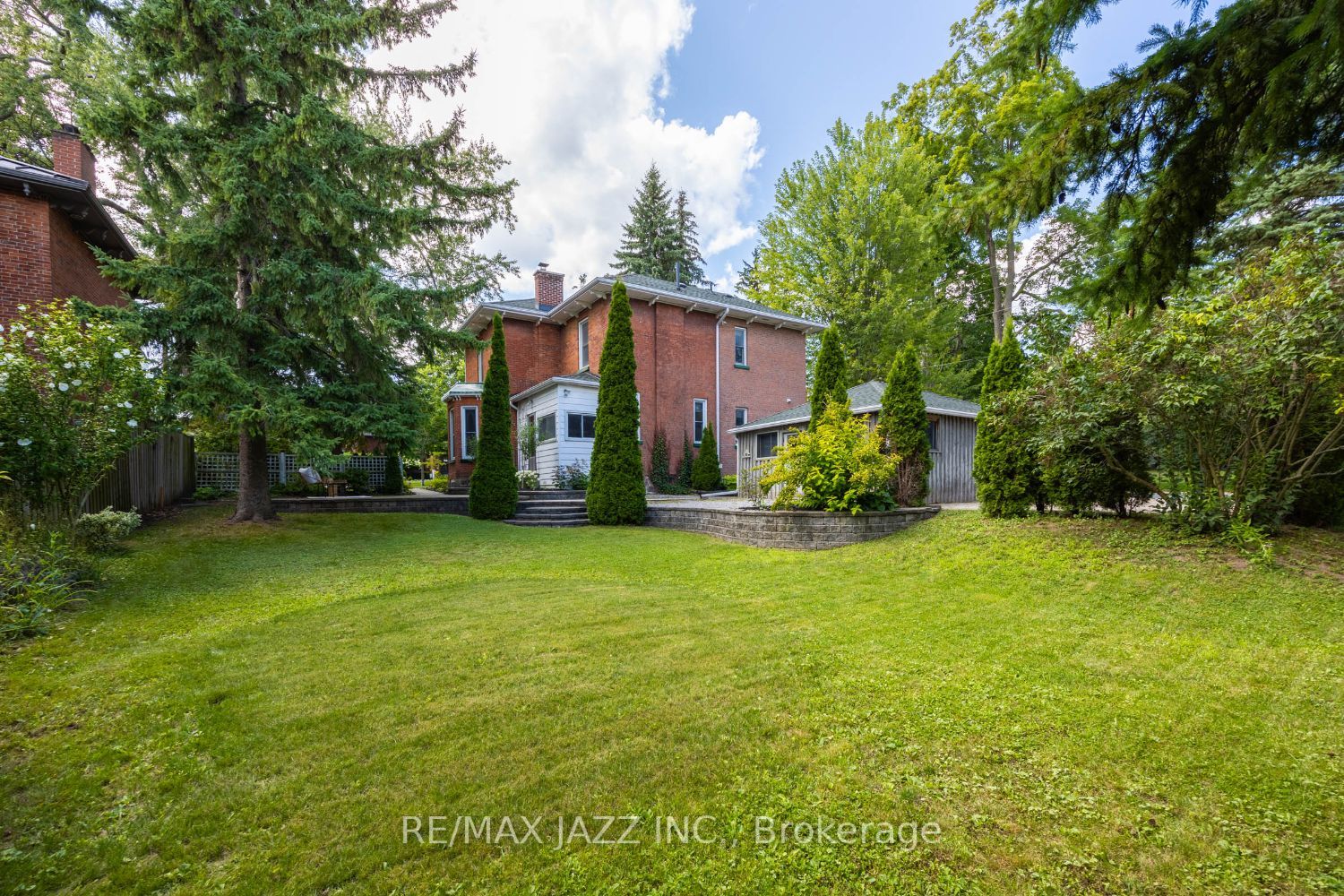 39 Beech Ave