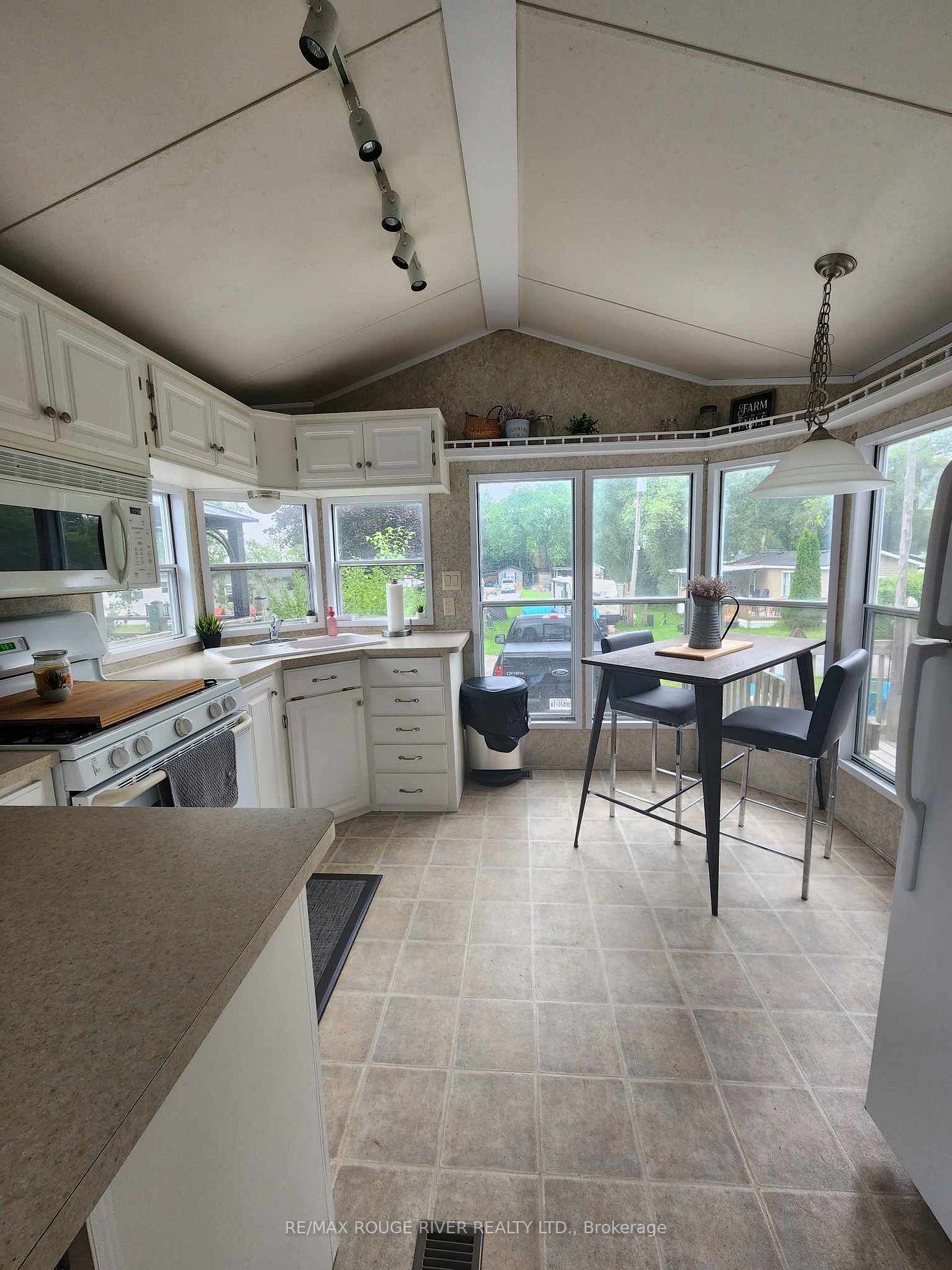 225 Platten Blvd, #215