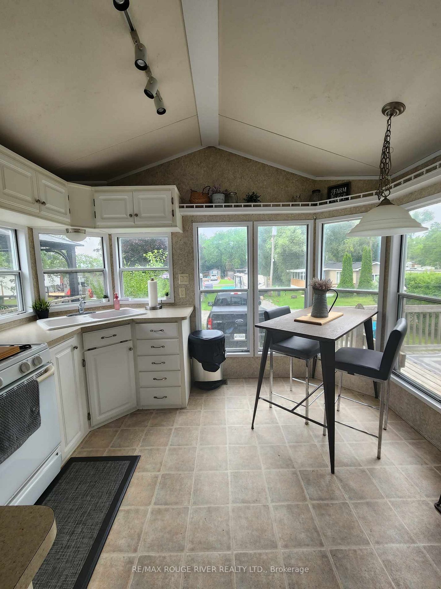 225 Platten Blvd, #215