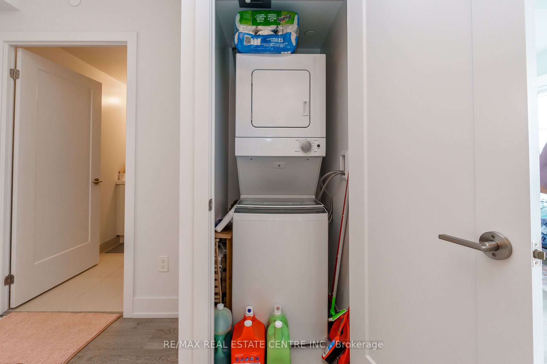 2550 Simcoe St, #1412