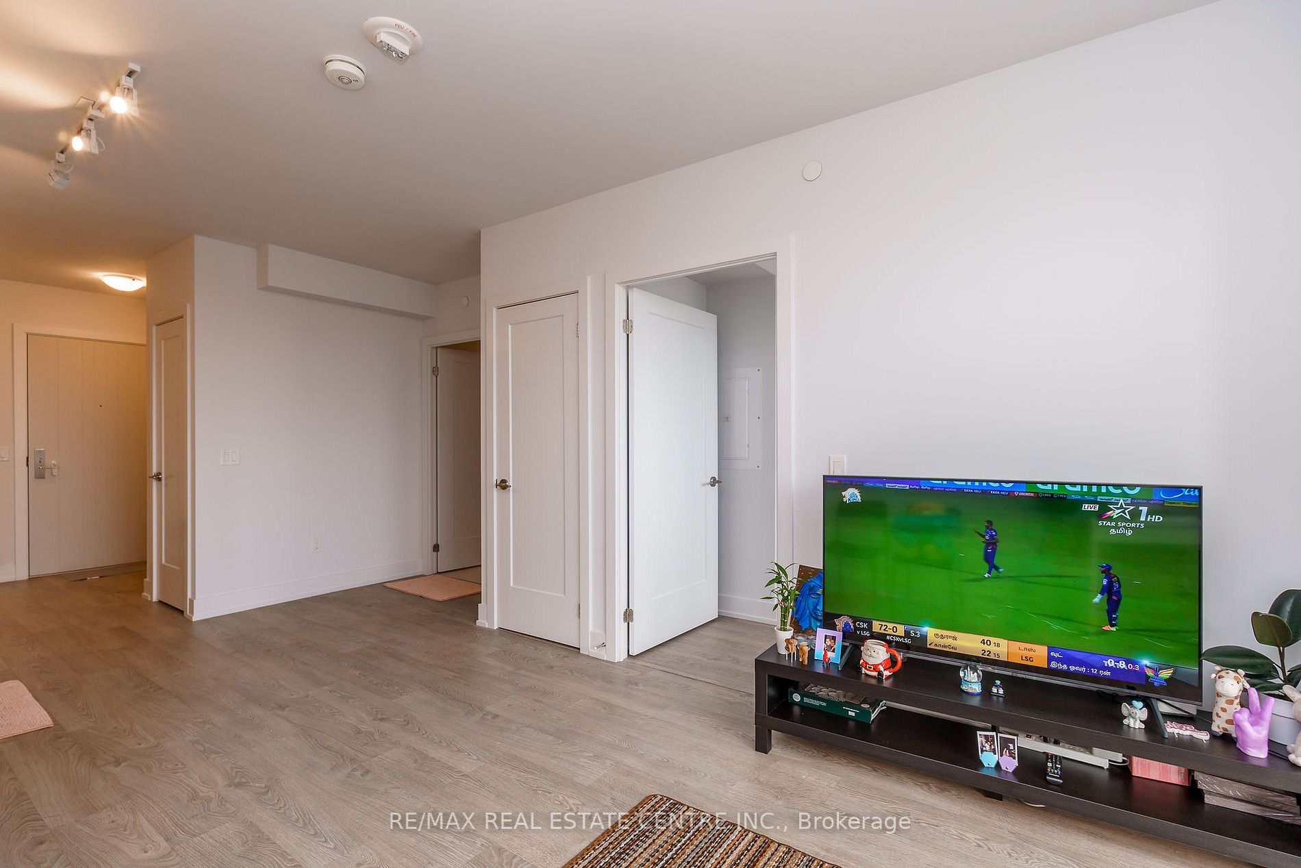 2550 Simcoe St, #1412