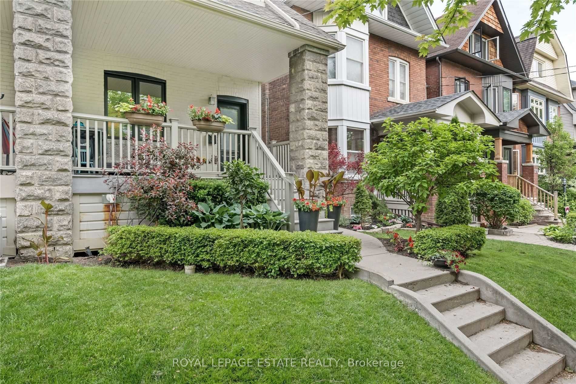33 Lockwood Rd