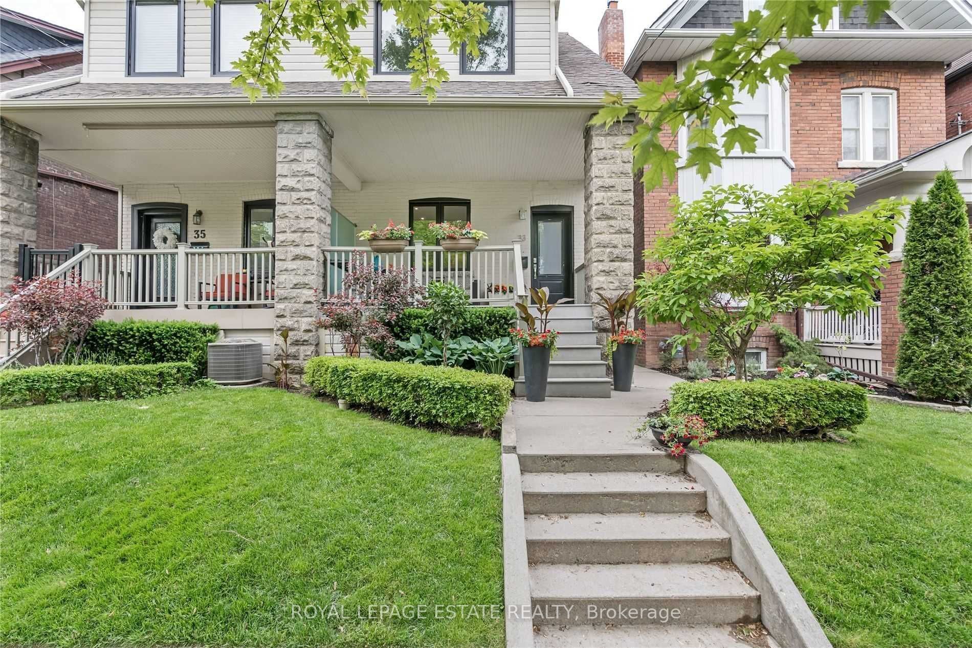 33 Lockwood Rd